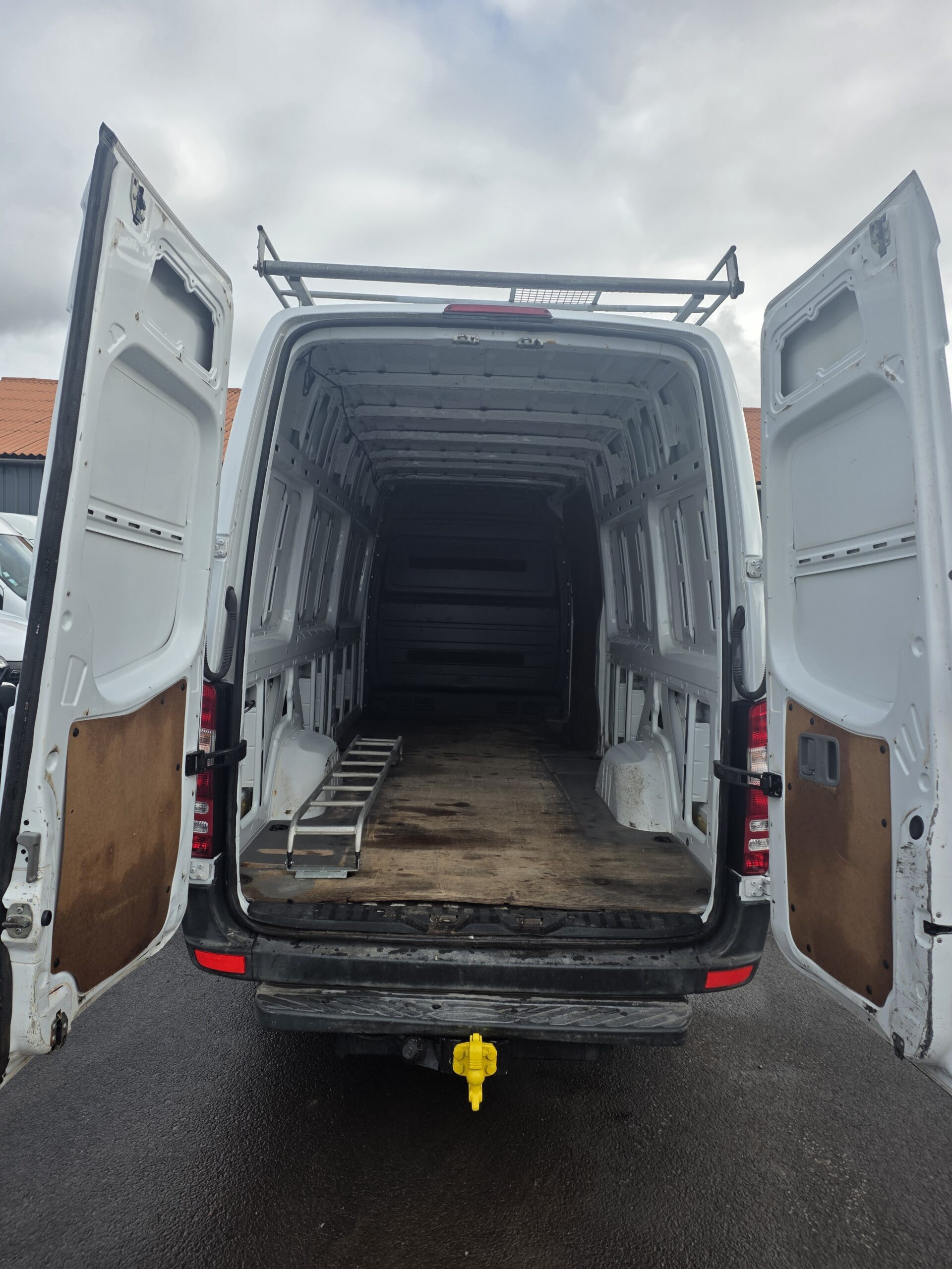 
								MERCEDES BENZ SPRINTER 316 LONG avec GALERIE + ÉCHELLE plein									