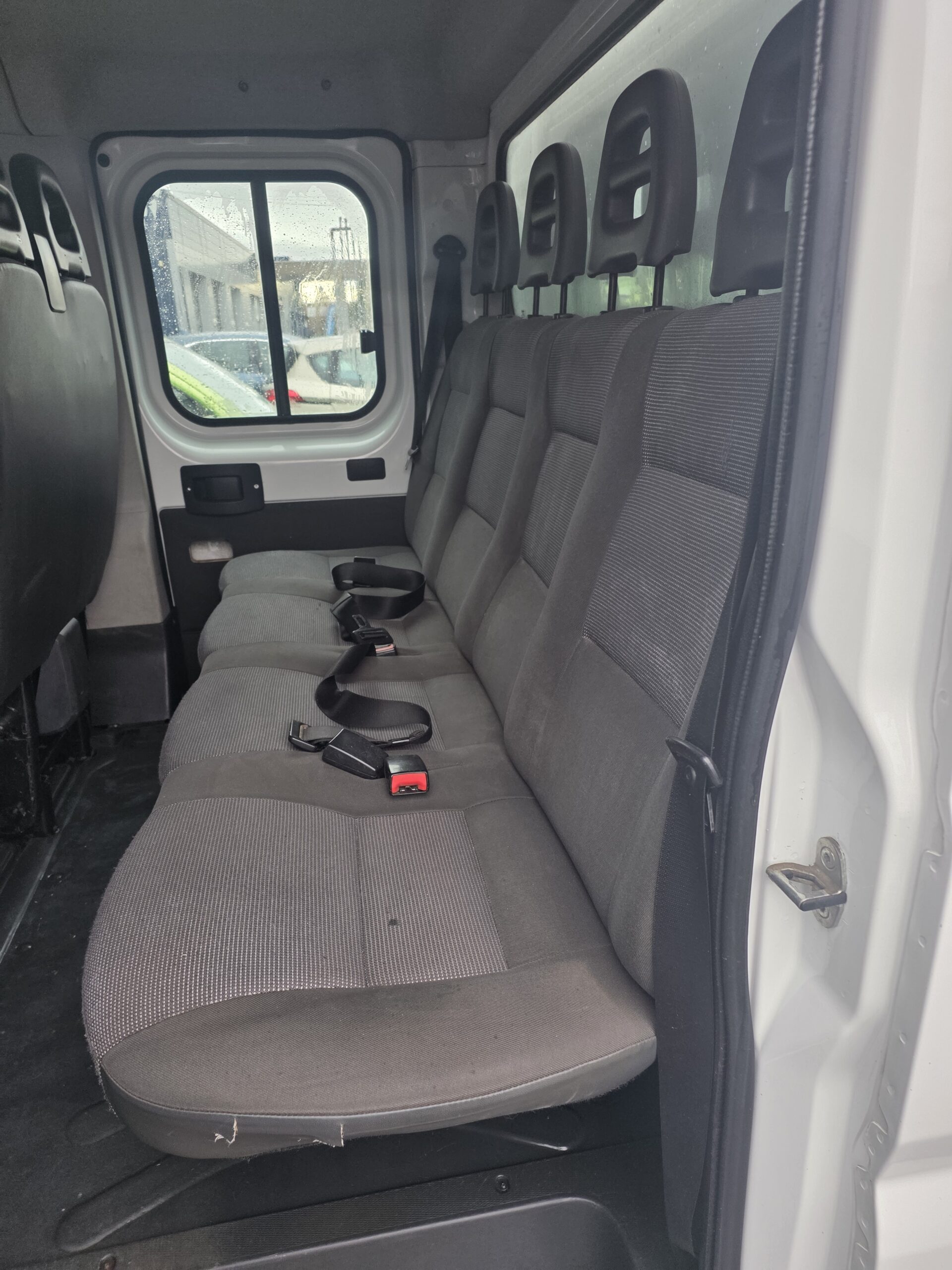 
								PEUGEOT  BOXER 2.2HDI 120CV 7 PLACES PLATEAU BACHÉ plein									