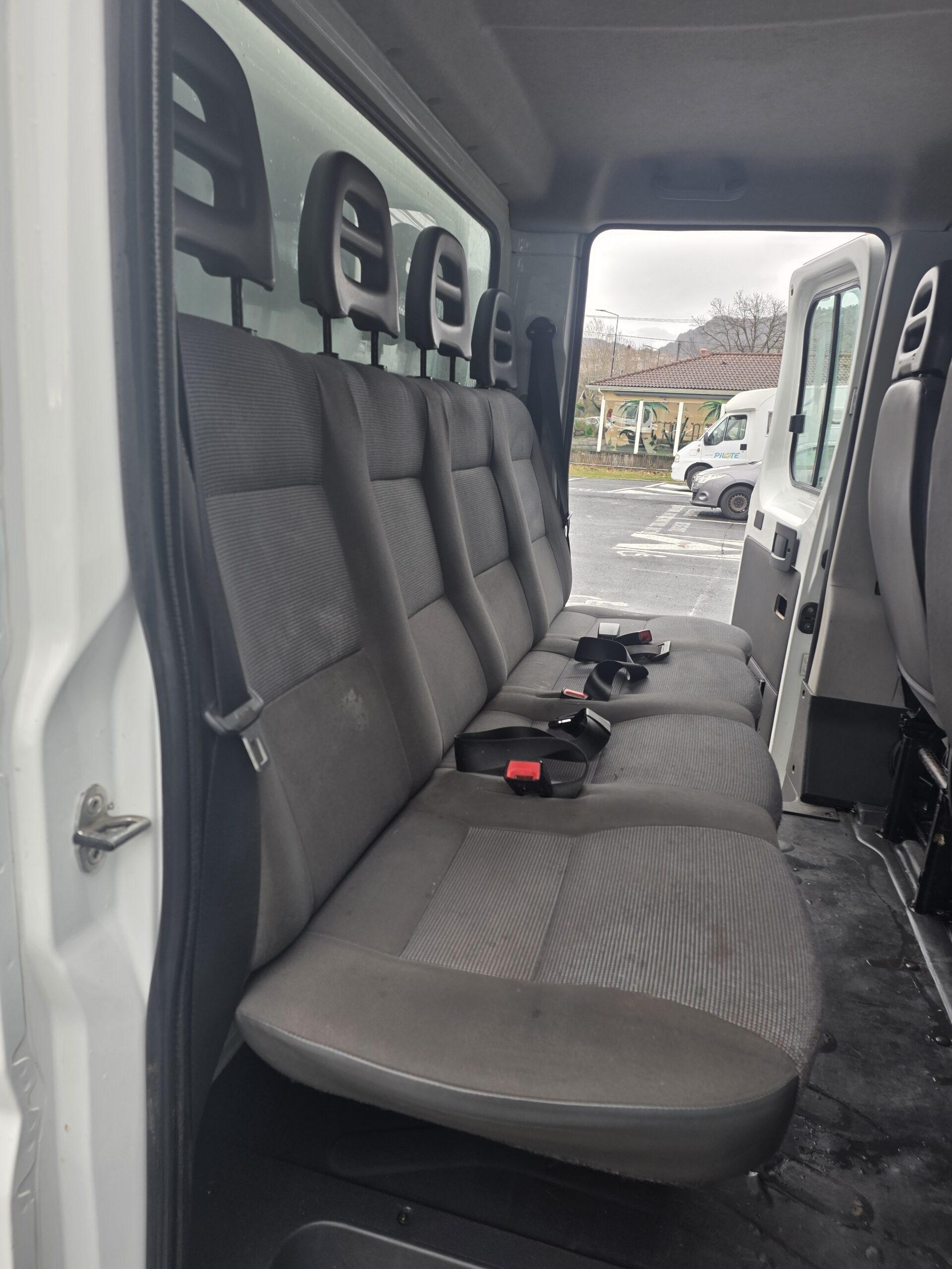 
								PEUGEOT  BOXER 2.2HDI 120CV 7 PLACES PLATEAU BACHÉ plein									