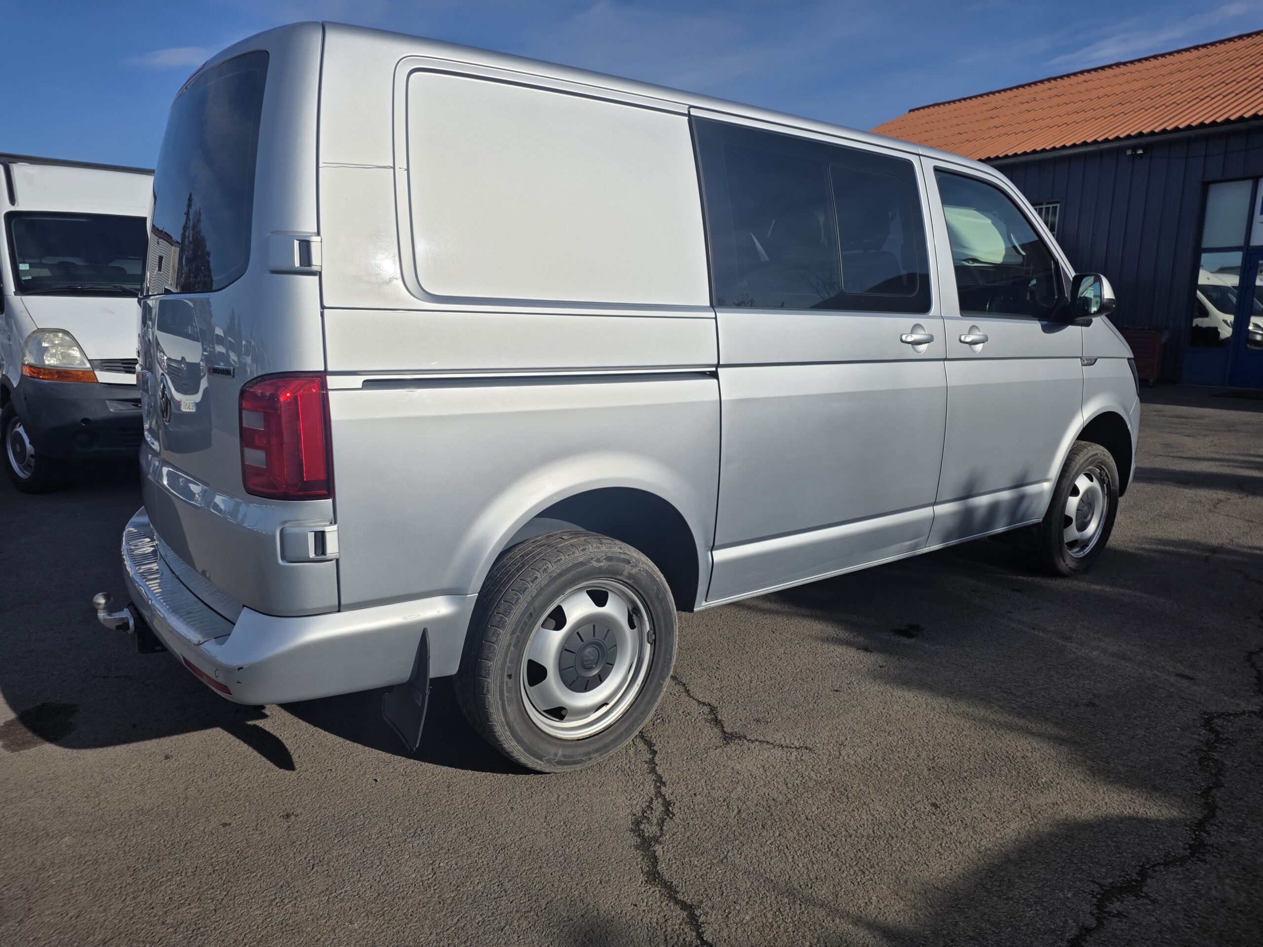 
								VOLKSWAGEN  TRANSPORTER  T6 COMBI 6 PLACES  4 MOTION DSG 6PLACES plein									