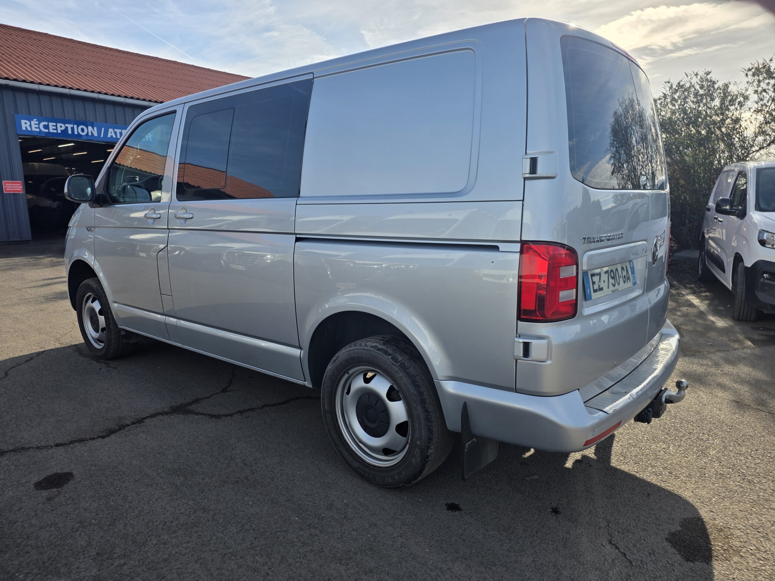 
								VOLKSWAGEN  TRANSPORTER  T6 COMBI 6 PLACES  4 MOTION DSG 6PLACES plein									