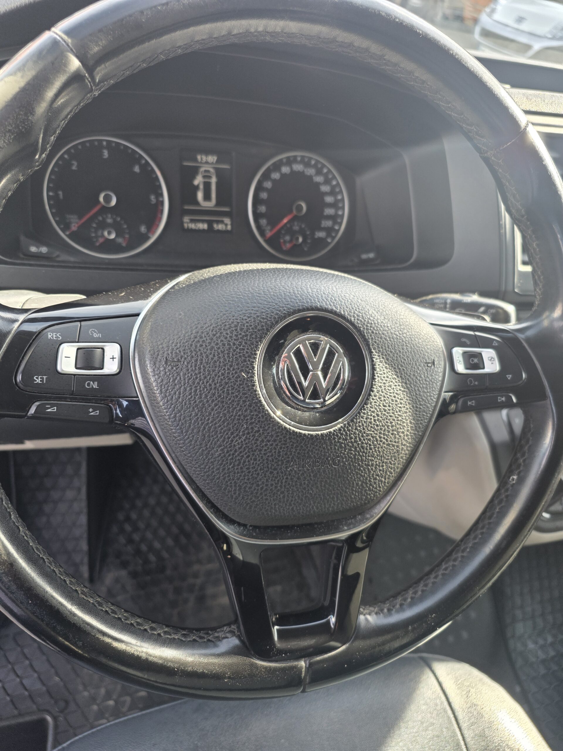 
								VOLKSWAGEN  TRANSPORTER  T6 COMBI 6 PLACES  4 MOTION DSG 6PLACES plein									