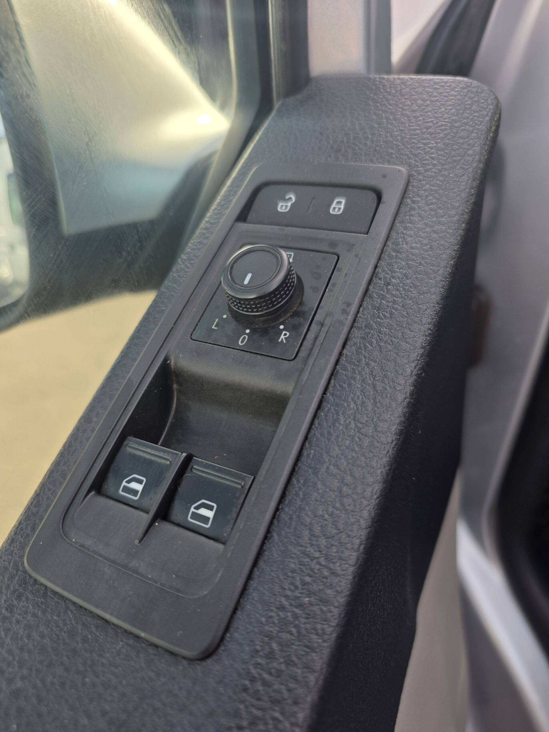 
								VOLKSWAGEN  TRANSPORTER  T6 COMBI 6 PLACES  4 MOTION DSG 6PLACES plein									