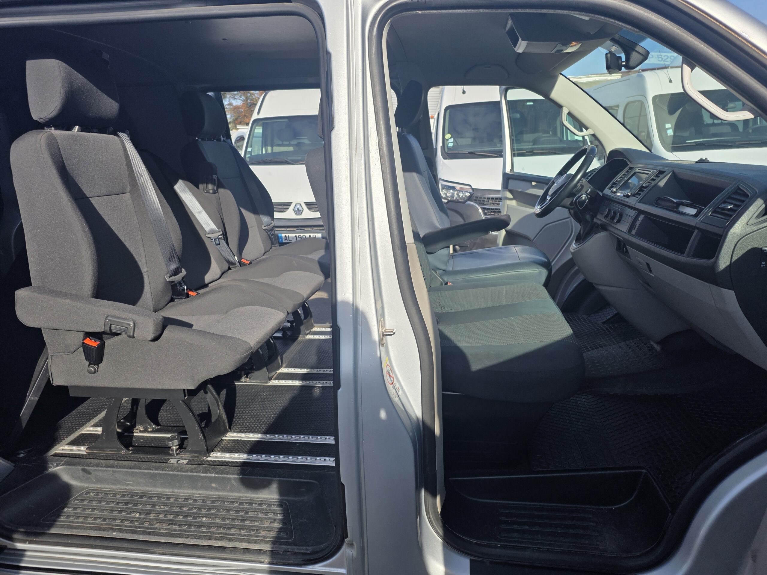 
								VOLKSWAGEN  TRANSPORTER  T6 COMBI 6 PLACES  4 MOTION DSG 6PLACES plein									