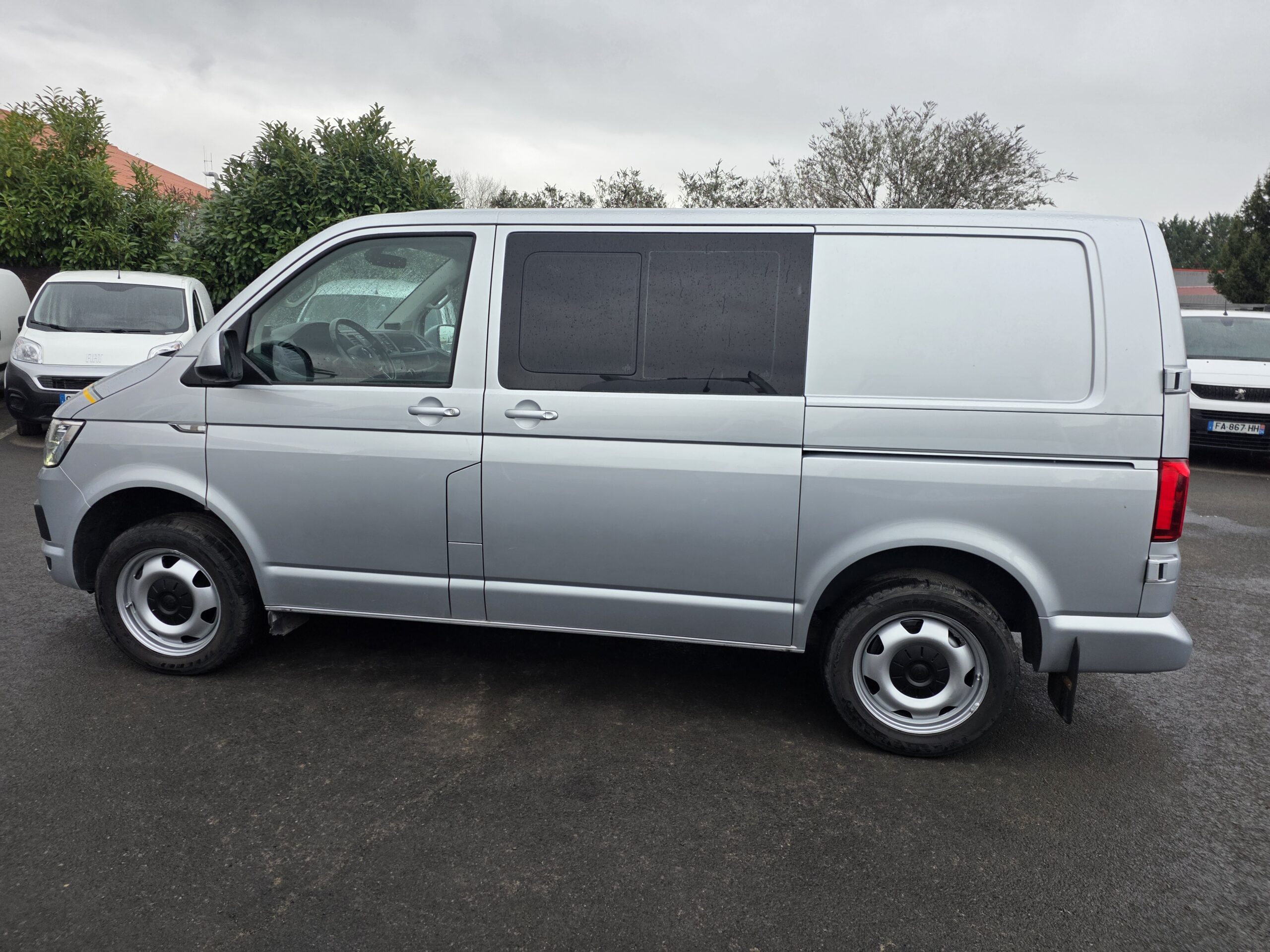 
								VOLKSWAGEN  TRANSPORTER  T6 COMBI 6 PLACES  4 MOTION DSG 6PLACES plein									