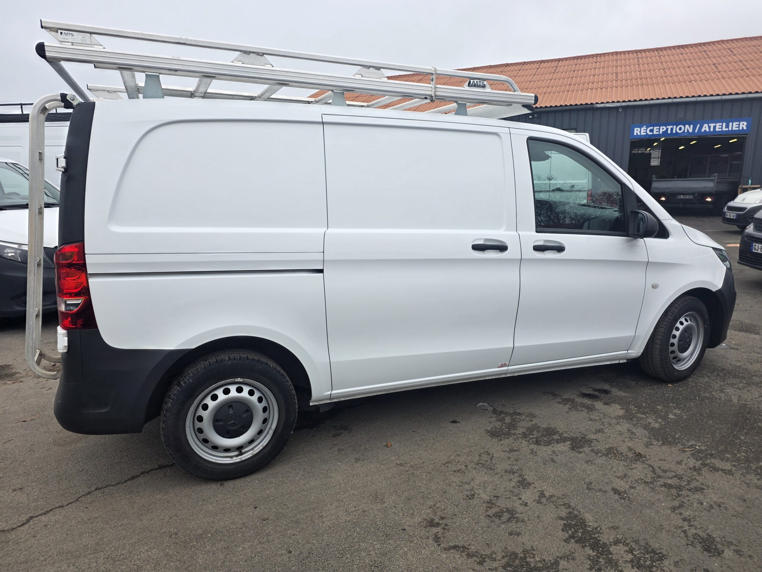 
								MERCEDES VITO  COURT 110CDI moteur Mercedes 1.7 plein									