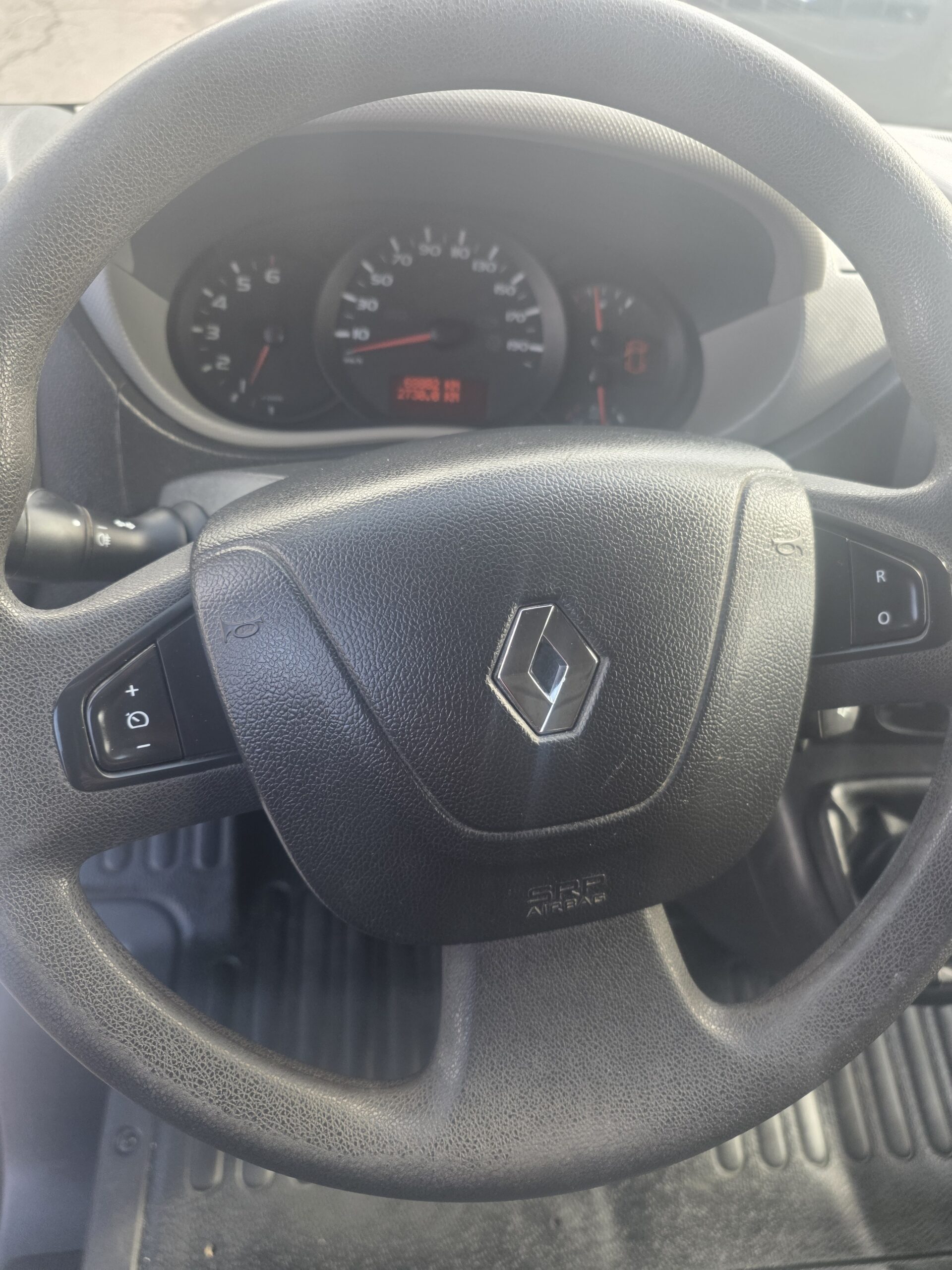 
								RENAULT MASTER L2H2 2.3DCI 130CV 68500KMS plein									