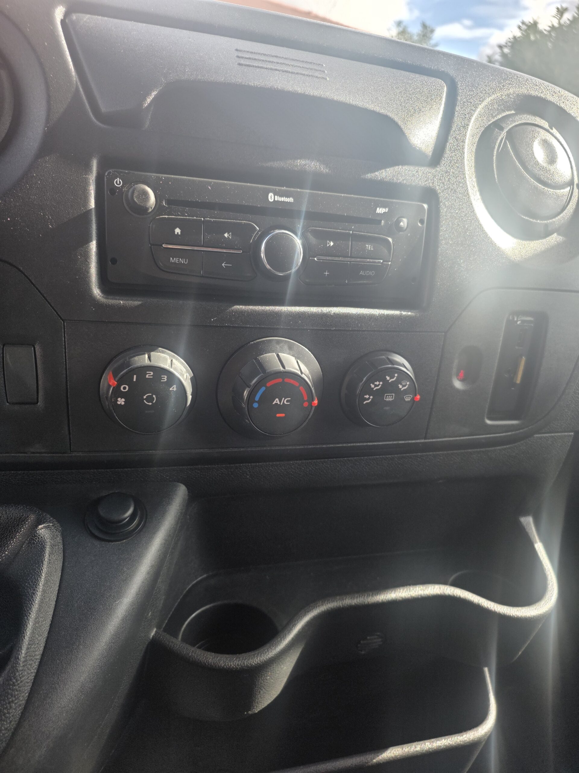 
								RENAULT MASTER L2H2 2.3DCI 130CV 68500KMS plein									