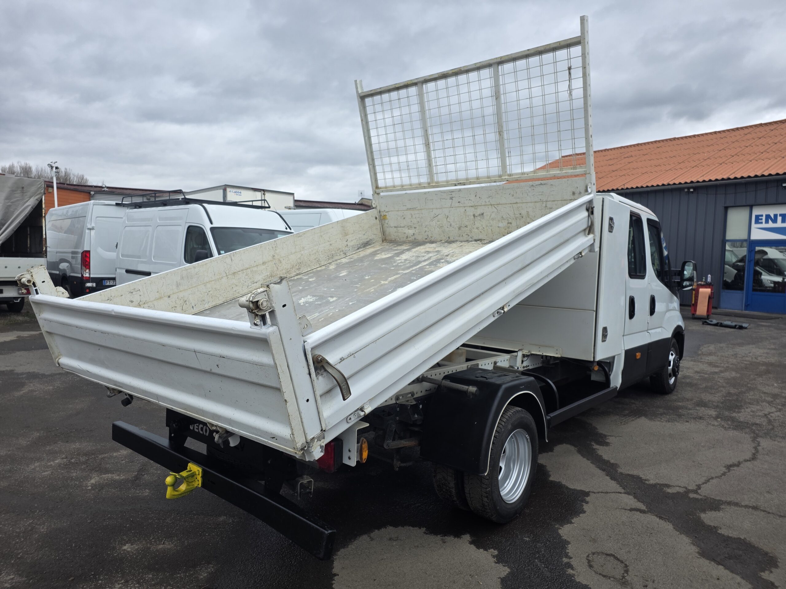 
								IVECO 35C14 BENNE COFFRE 6 PLACES double cabine 2.3L 140cv plein									