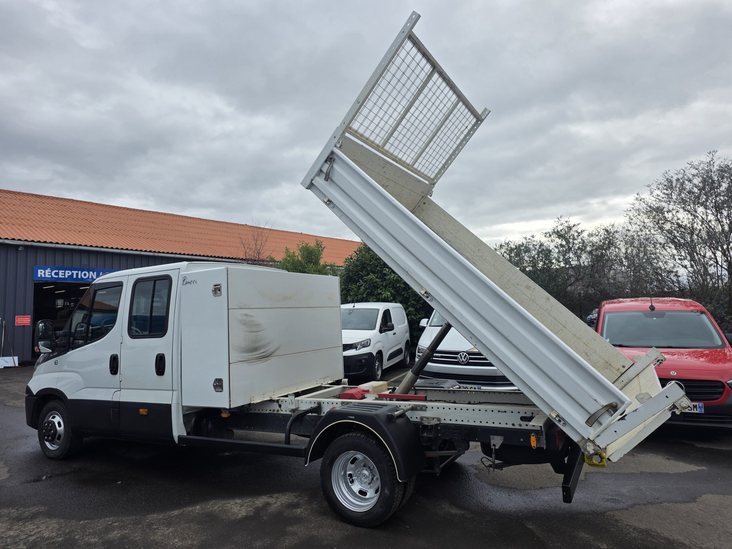 
								IVECO 35C14 BENNE COFFRE 6 PLACES double cabine 2.3L 140cv plein									