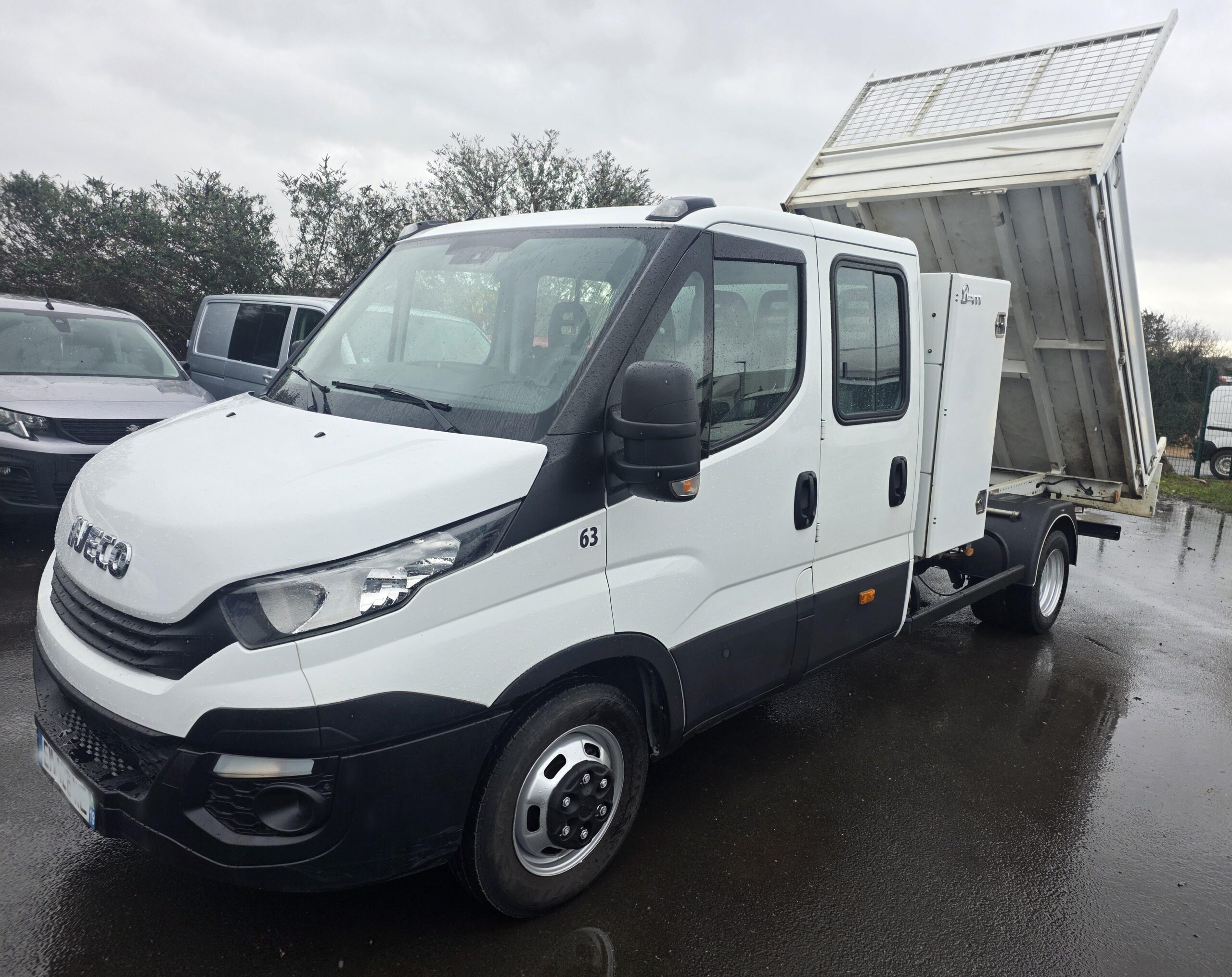 
								IVECO 35C14 BENNE COFFRE 6 PLACES double cabine 2.3L 140cv plein									