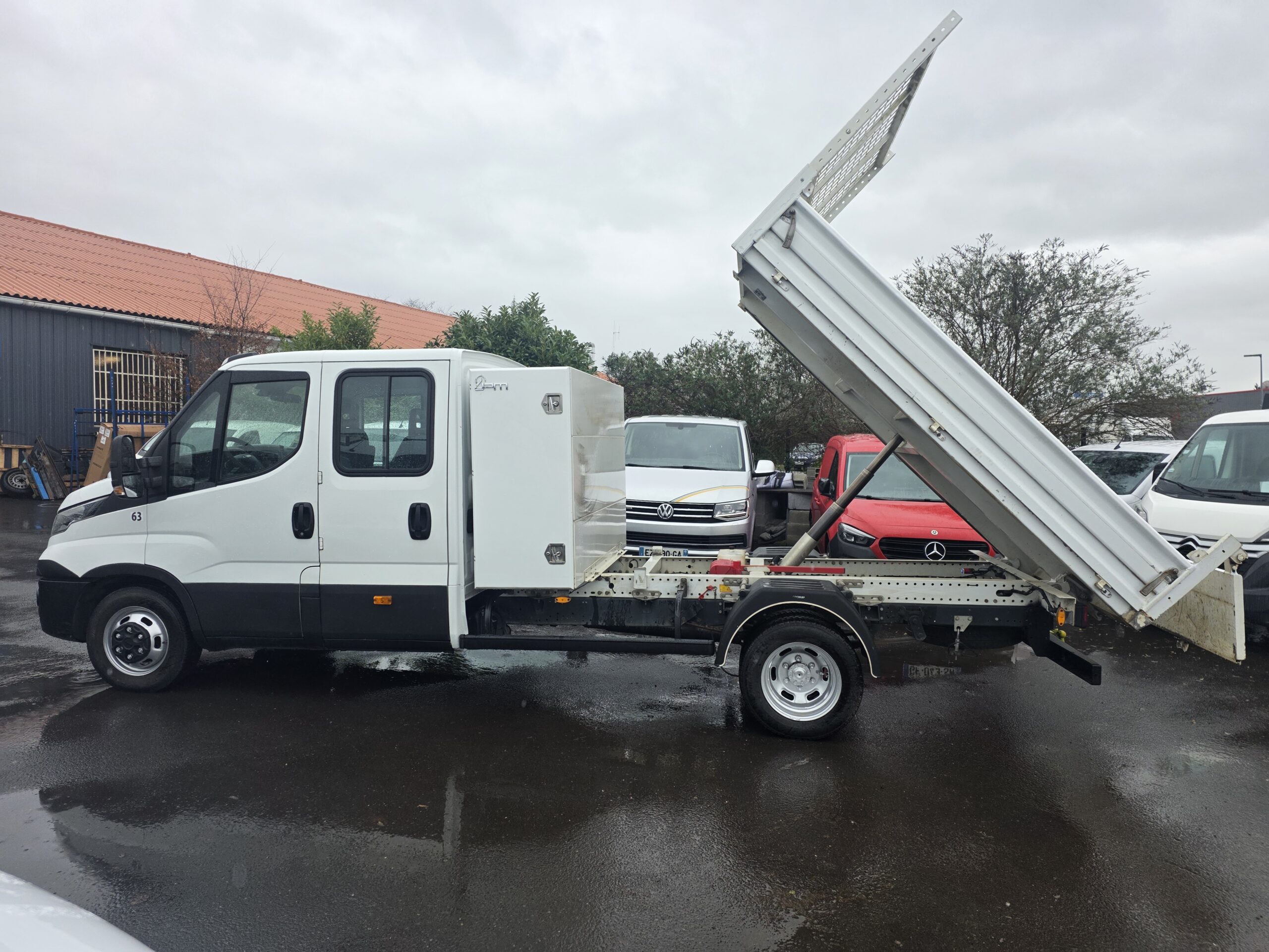 
								IVECO 35C14 BENNE COFFRE 6 PLACES double cabine 2.3L 140cv plein									