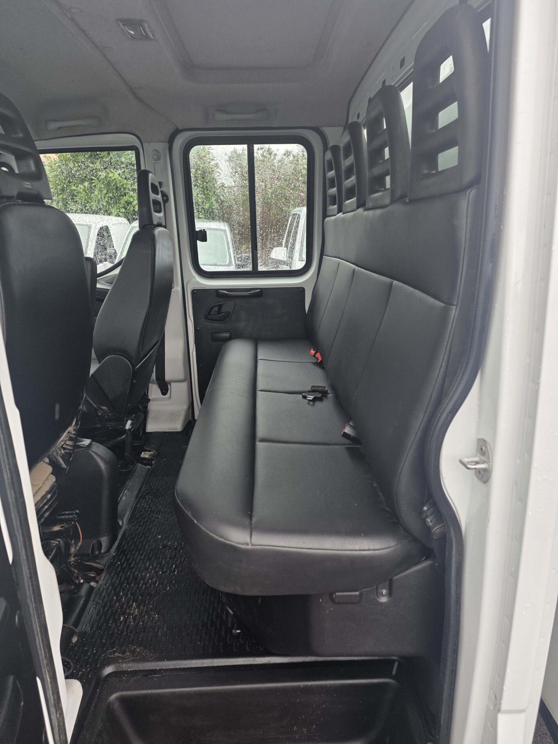 
								IVECO 35C14 BENNE COFFRE 6 PLACES double cabine 2.3L 140cv plein									