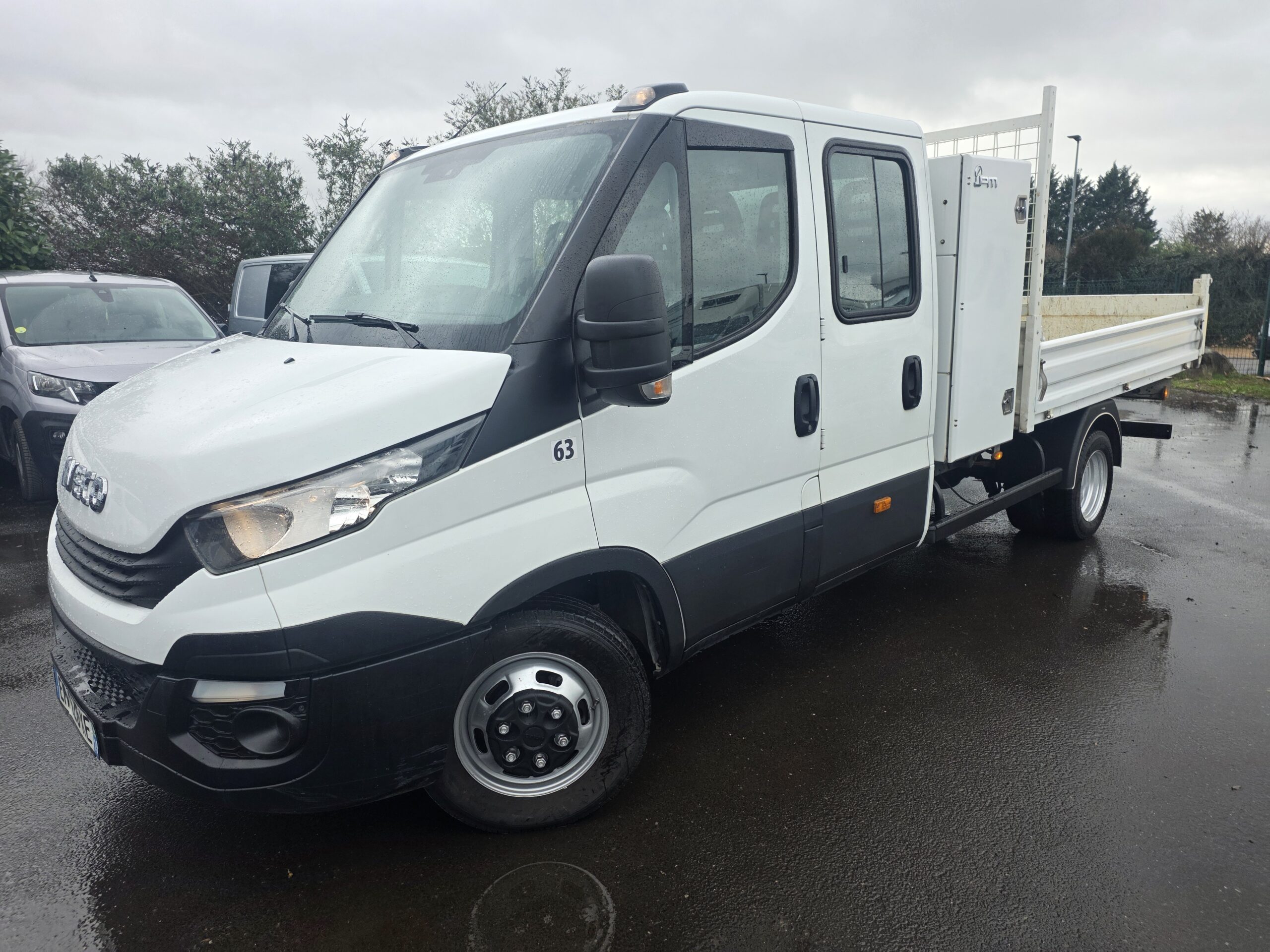 
								IVECO 35C14 BENNE COFFRE 6 PLACES double cabine 2.3L 140cv plein									