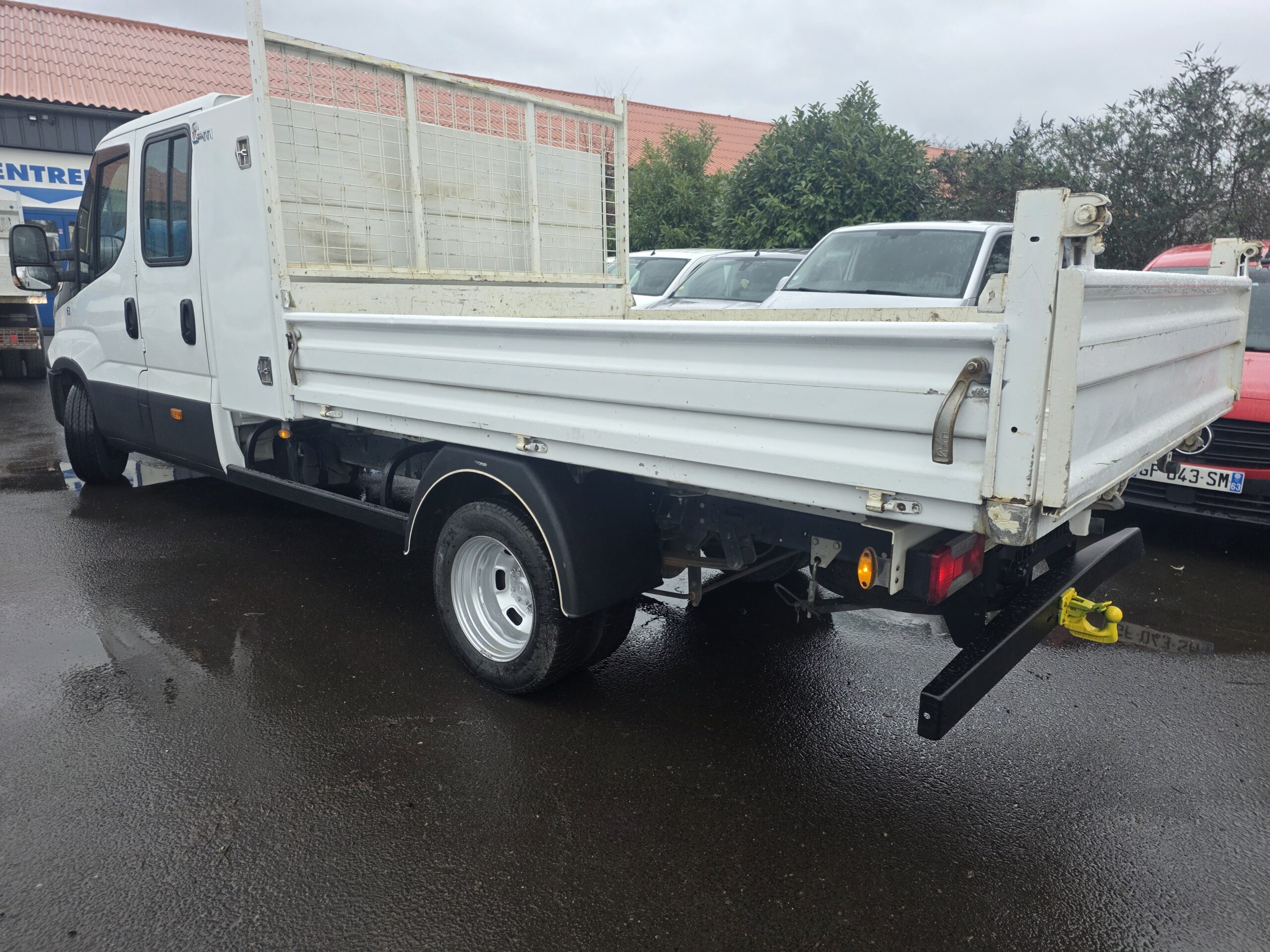 
								IVECO 35C14 BENNE COFFRE 6 PLACES double cabine 2.3L 140cv plein									