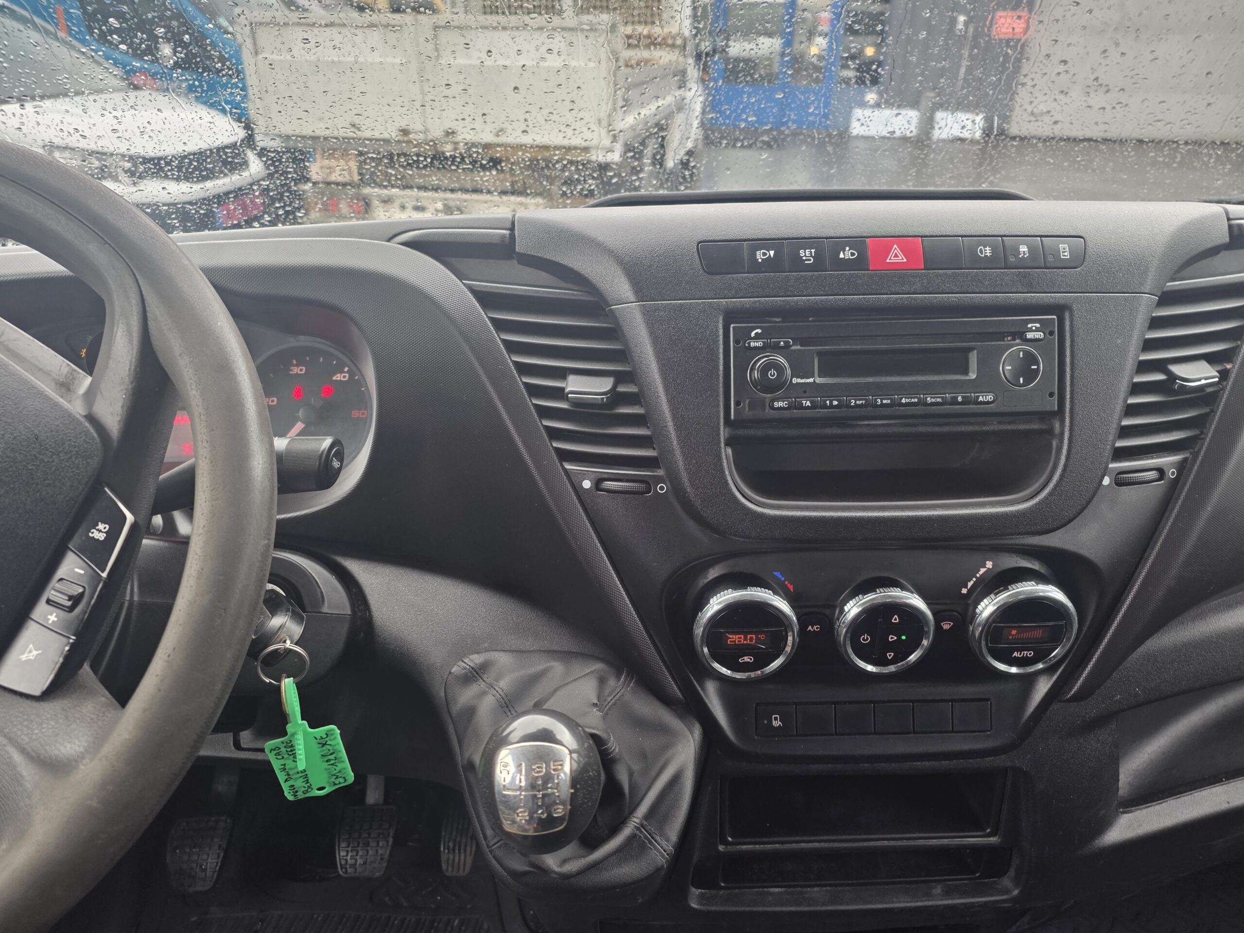 
								IVECO 35C14 BENNE COFFRE 6 PLACES double cabine 2.3L 140cv plein									