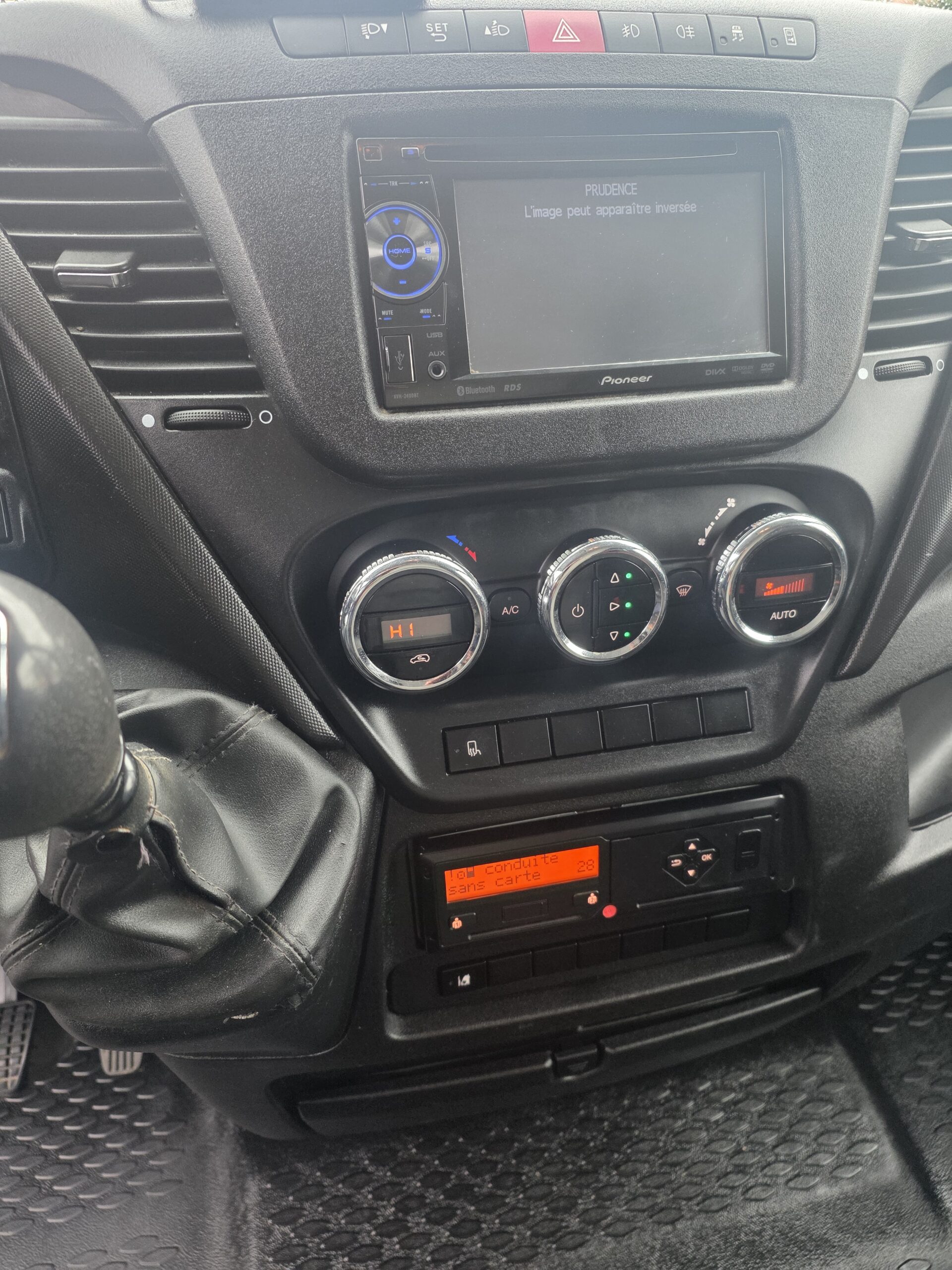 
								IVECO — POIDS LOURD —  50C21 3L 210CV  FOURGON V12 ROUES JUMELÉES plein									