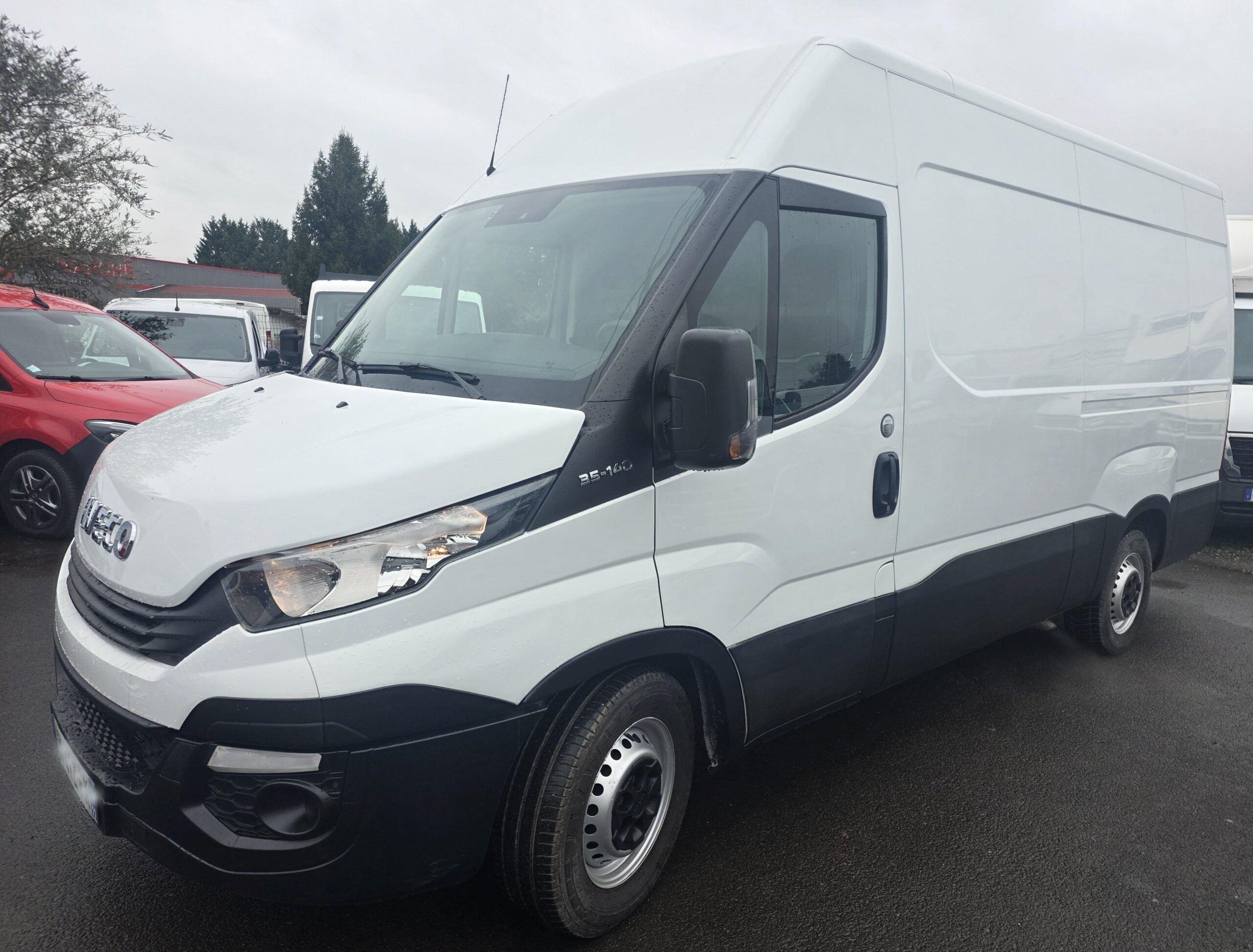 IVECO 35S14 FOURGON V12 BOITE AUTOMATIQUE 12M3