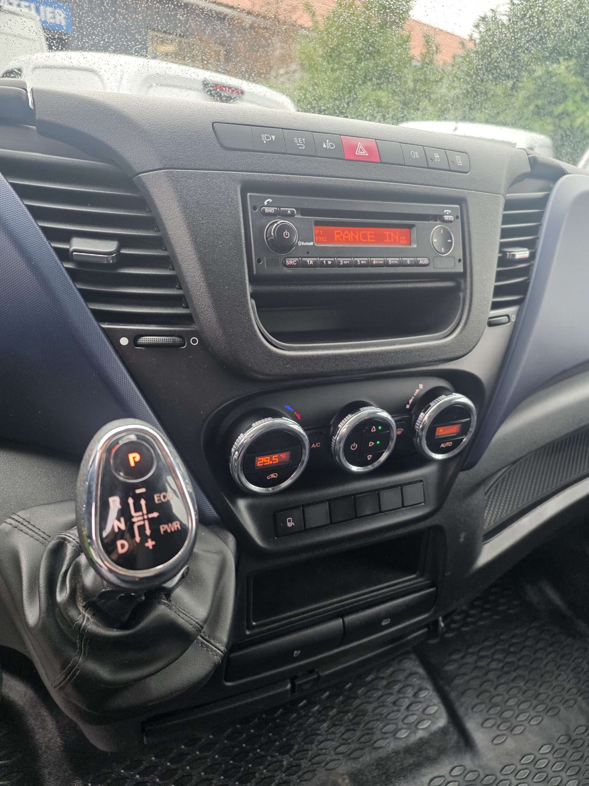 
								IVECO  50C21 3L 210CV  FOURGON V12 ROUES JUMELÉES plein									