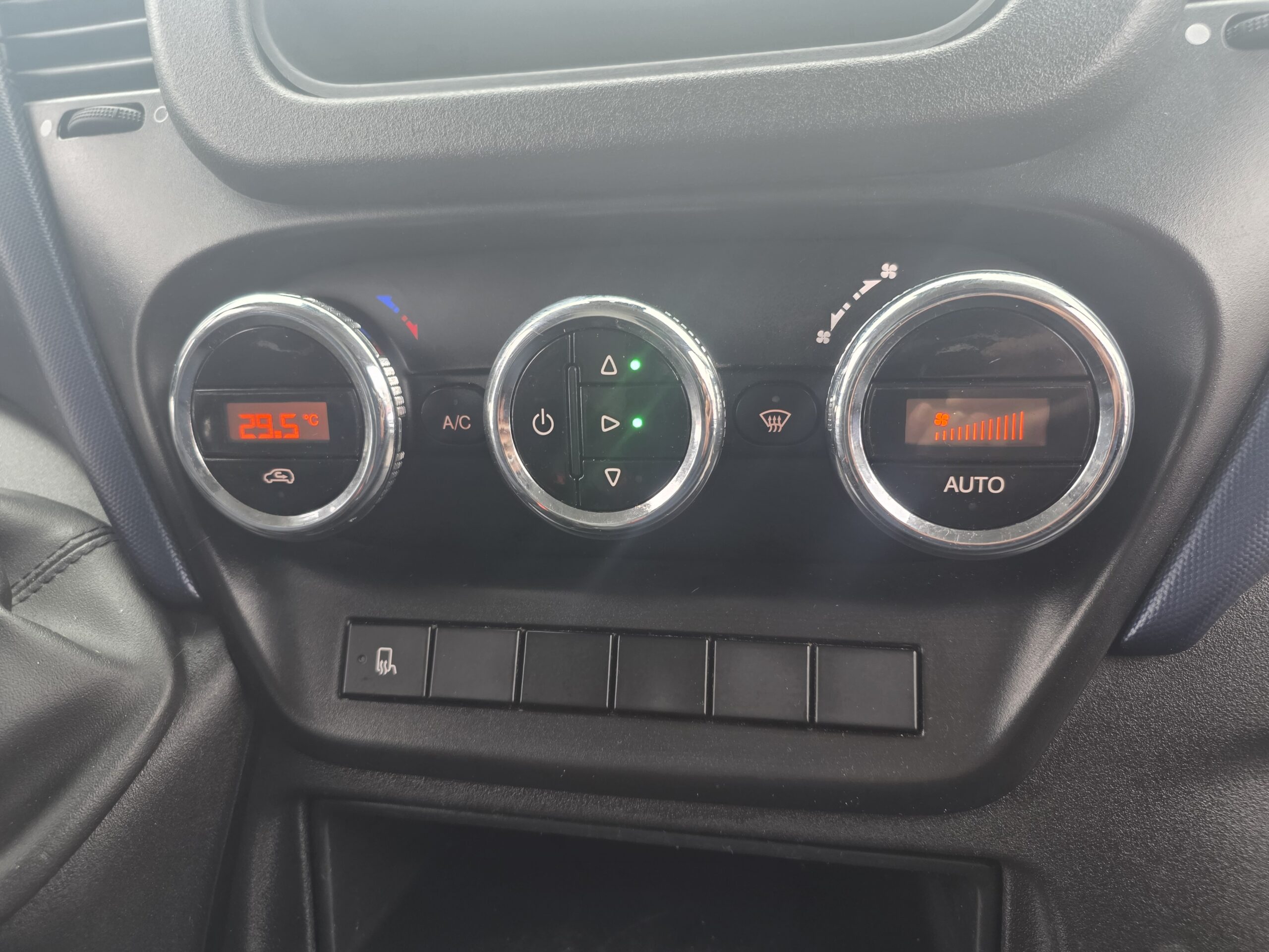 
								IVECO 35S14 FOURGON V12 BOITE AUTOMATIQUE 12M3 plein									