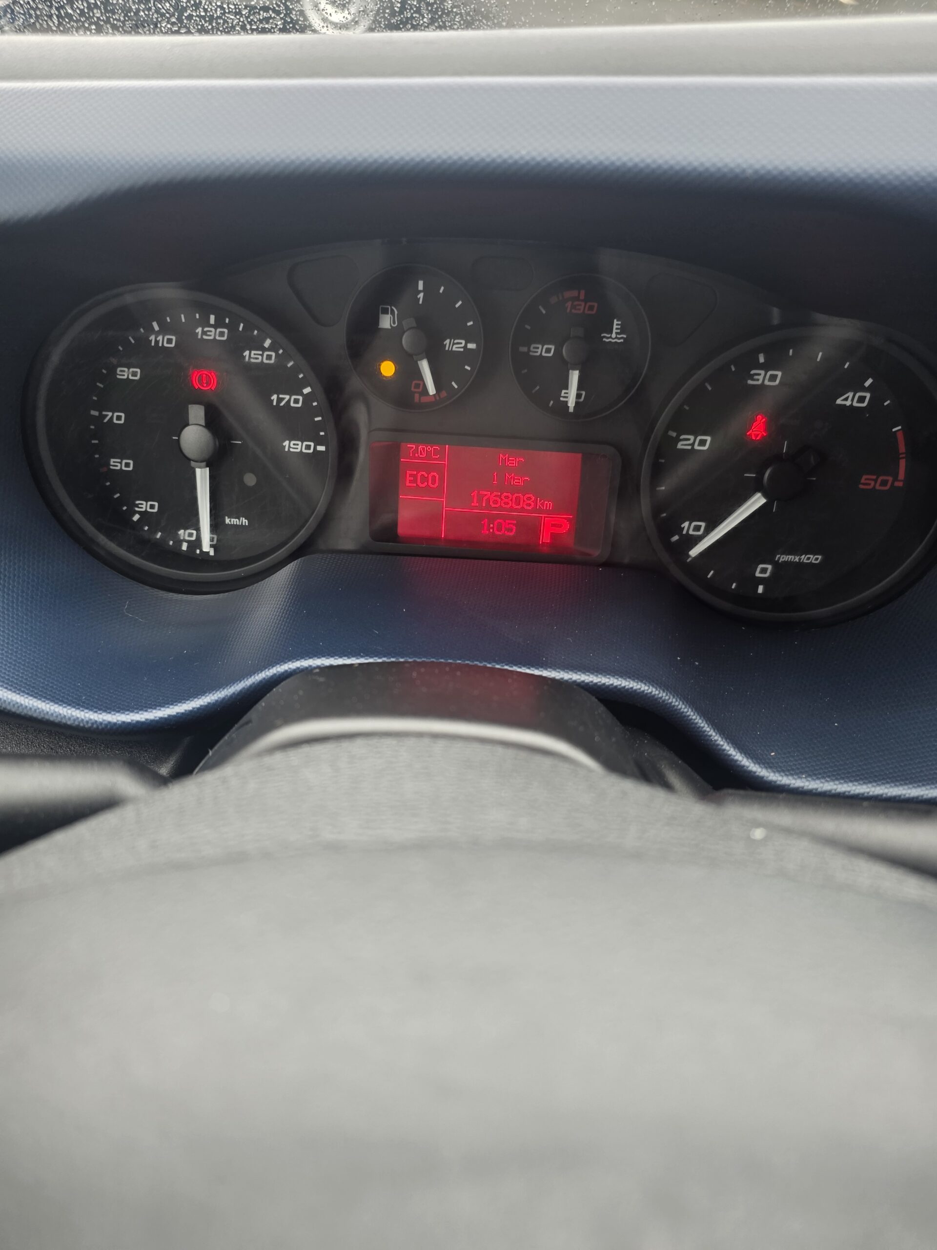 
								IVECO 35S14 FOURGON V12 BOITE AUTOMATIQUE 12M3 plein									