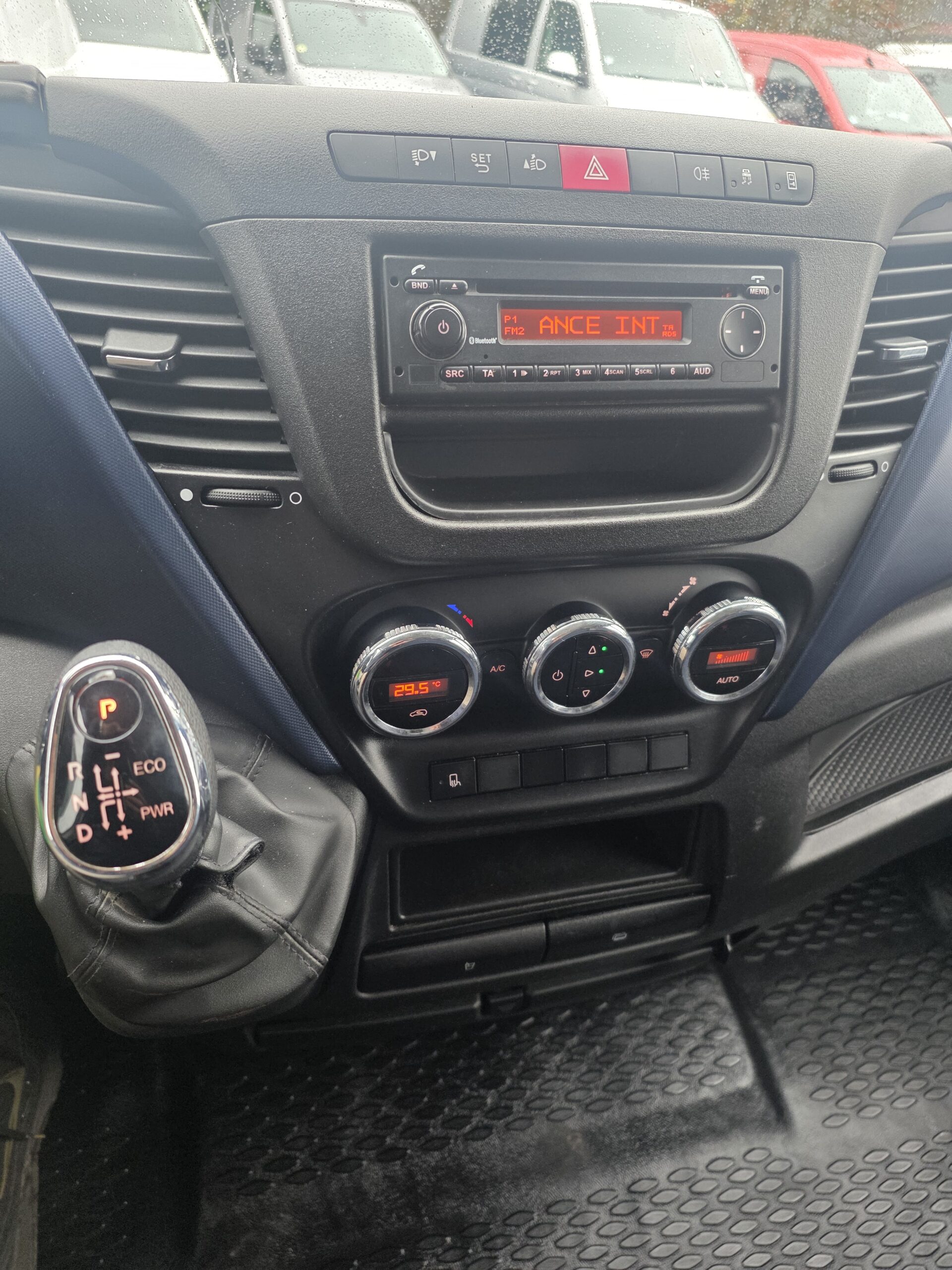 
								IVECO 35S14 FOURGON V12 BOITE AUTOMATIQUE 12M3 plein									