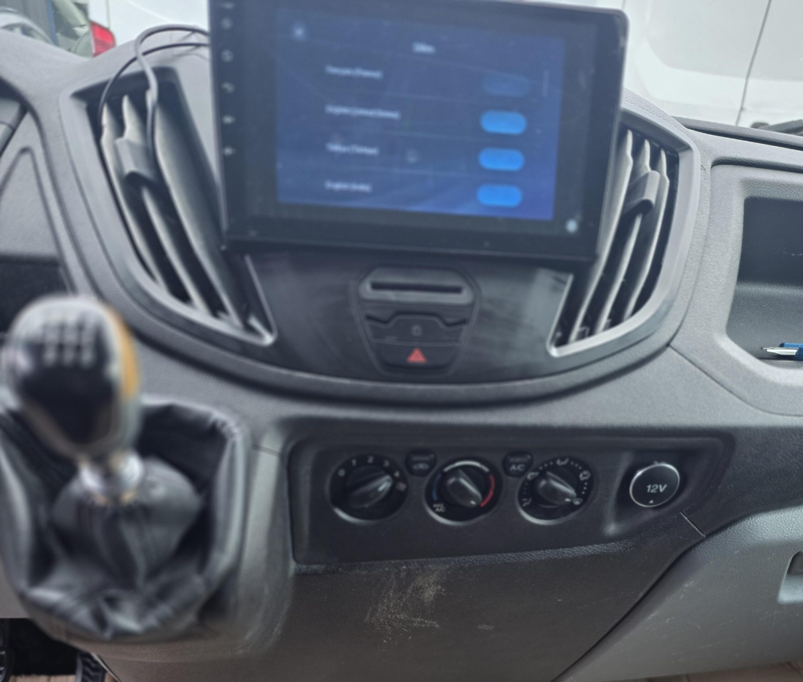 
								FORD TRANSIT L2H2 2.0TDCI 130CV plein									