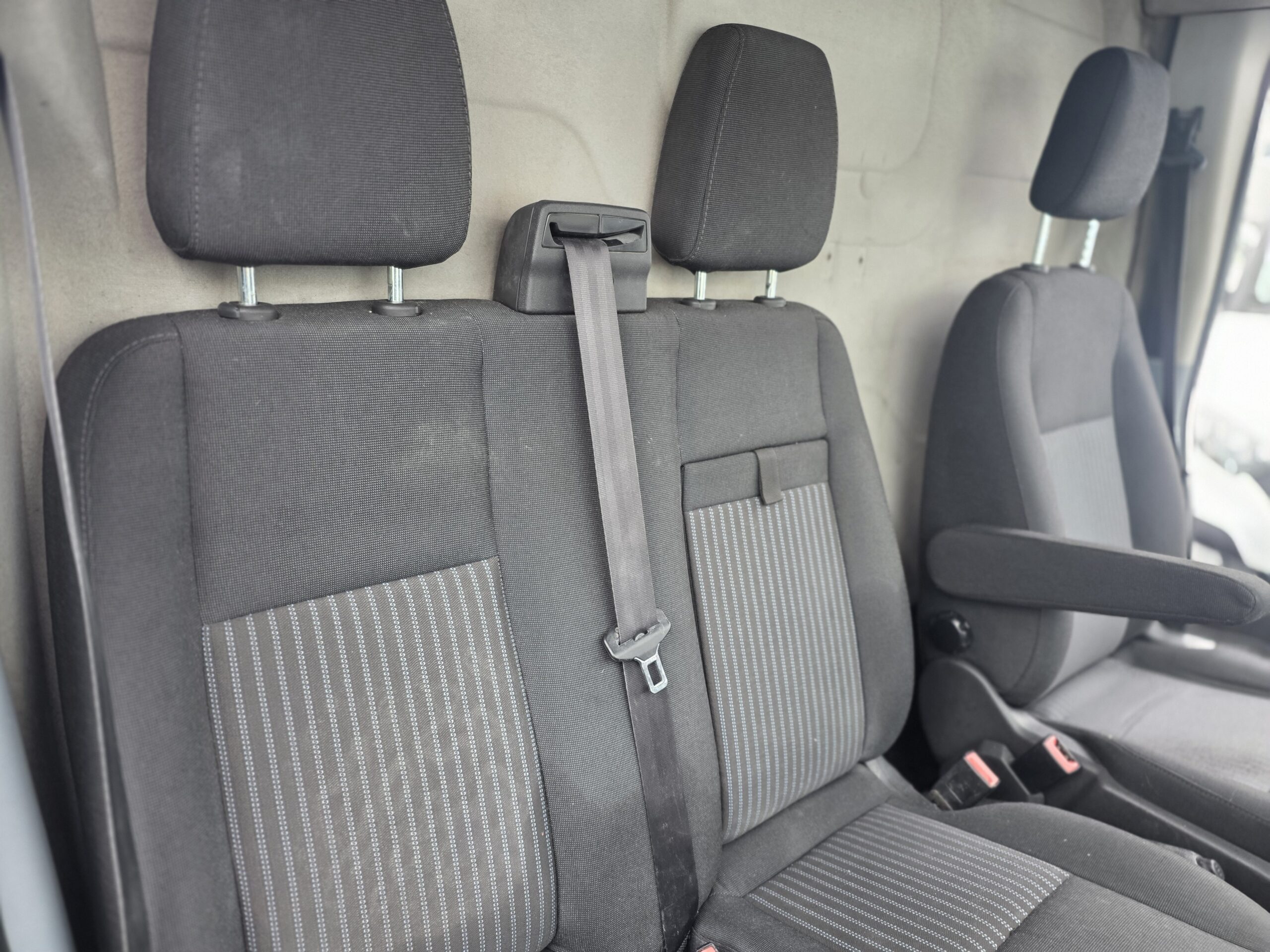 
								FORD TRANSIT L2H2 2.0TDCI 130CV plein									