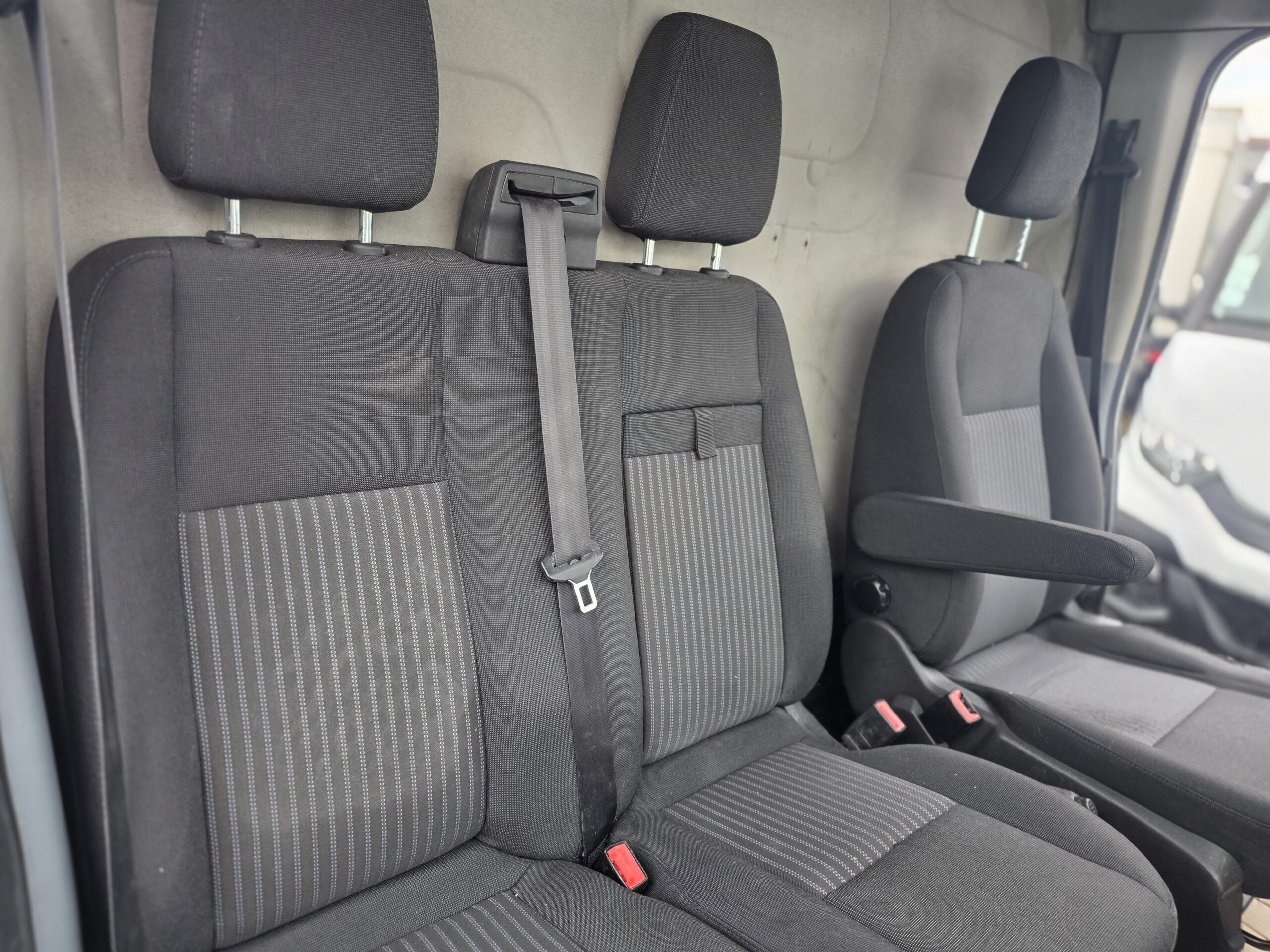 
								FORD TRANSIT L2H2 2.0TDCI 130CV plein									