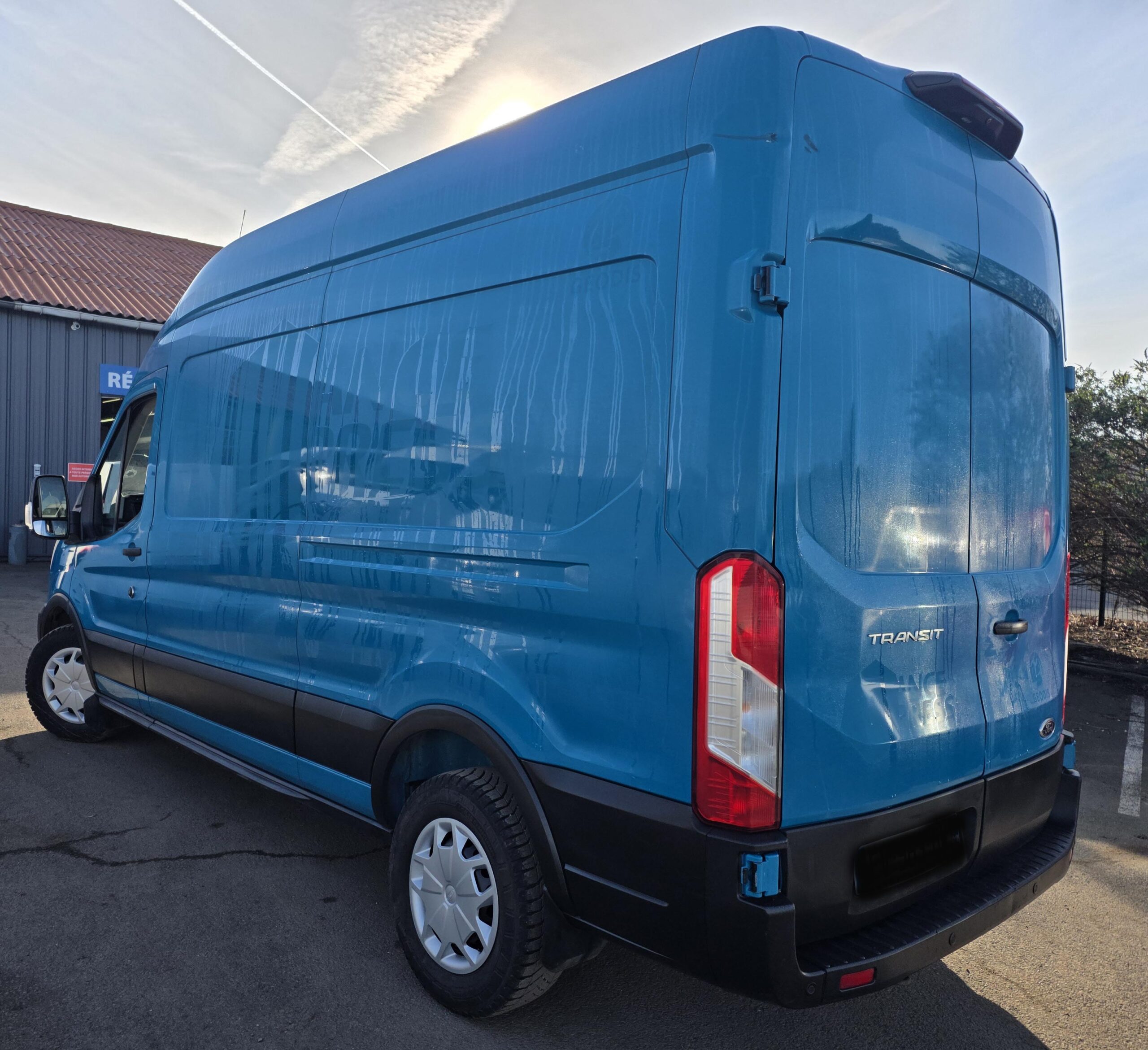 
								FORD  TRANSIT  2.0 TDCI 130CV BOITE AUTOMATIQUE plein									