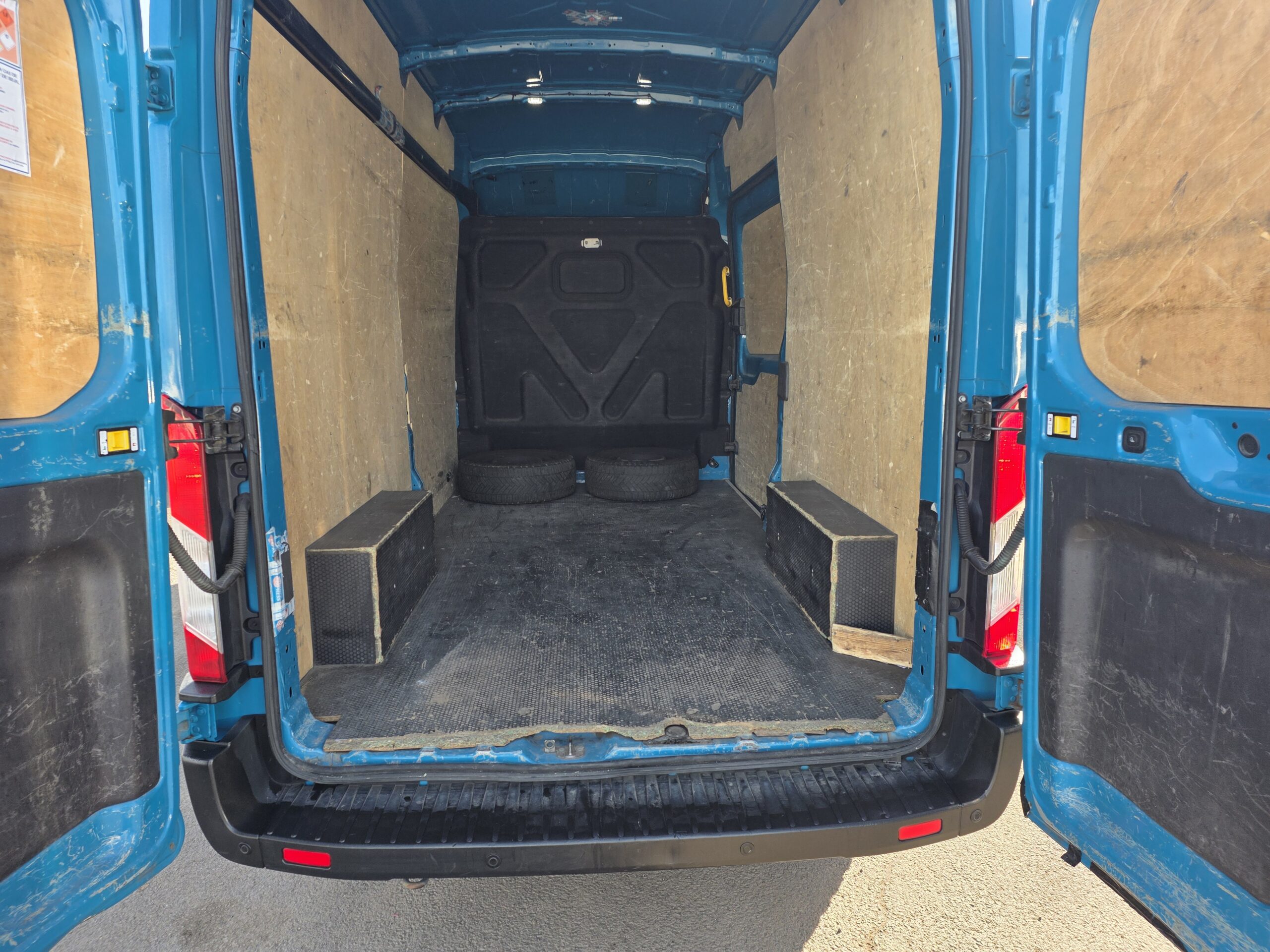 
								FORD  TRANSIT  2.0 TDCI 130CV BOITE AUTOMATIQUE plein									