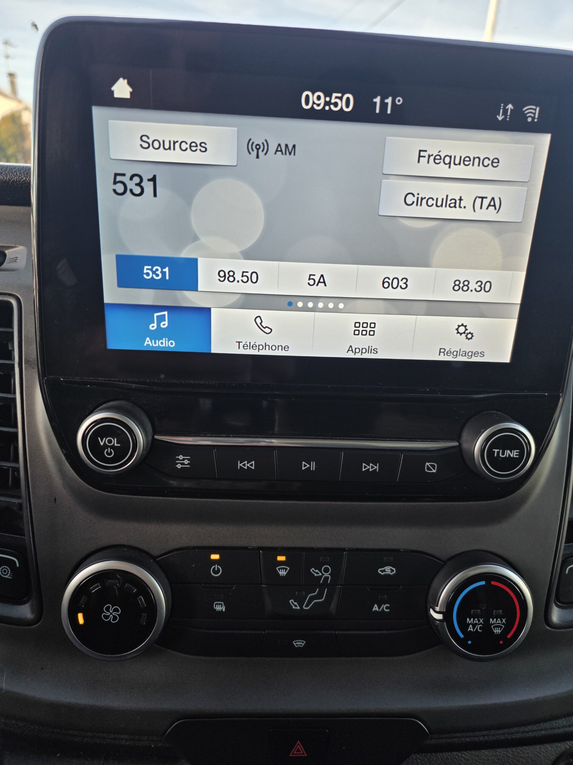 
								FORD  TRANSIT  2.0 TDCI 130CV BOITE AUTOMATIQUE plein									