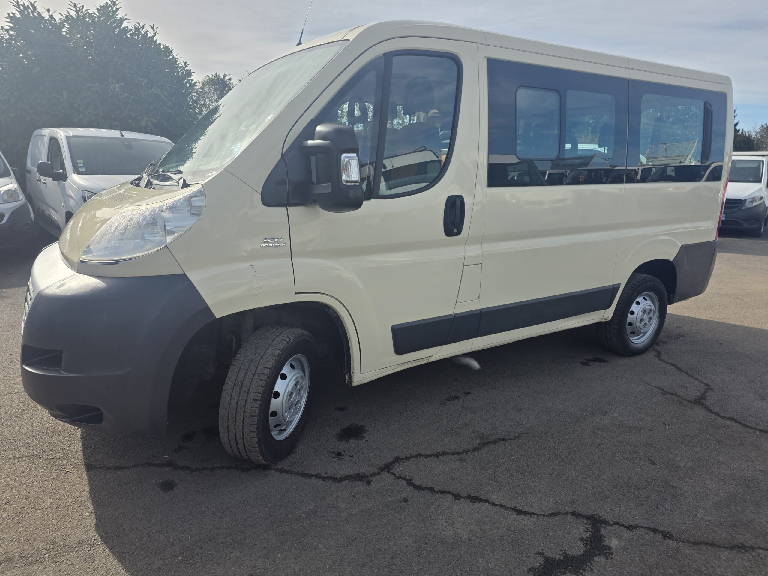 
								FIAT DUCATO 9 PLACES 2.3 MJT 120CV plein									