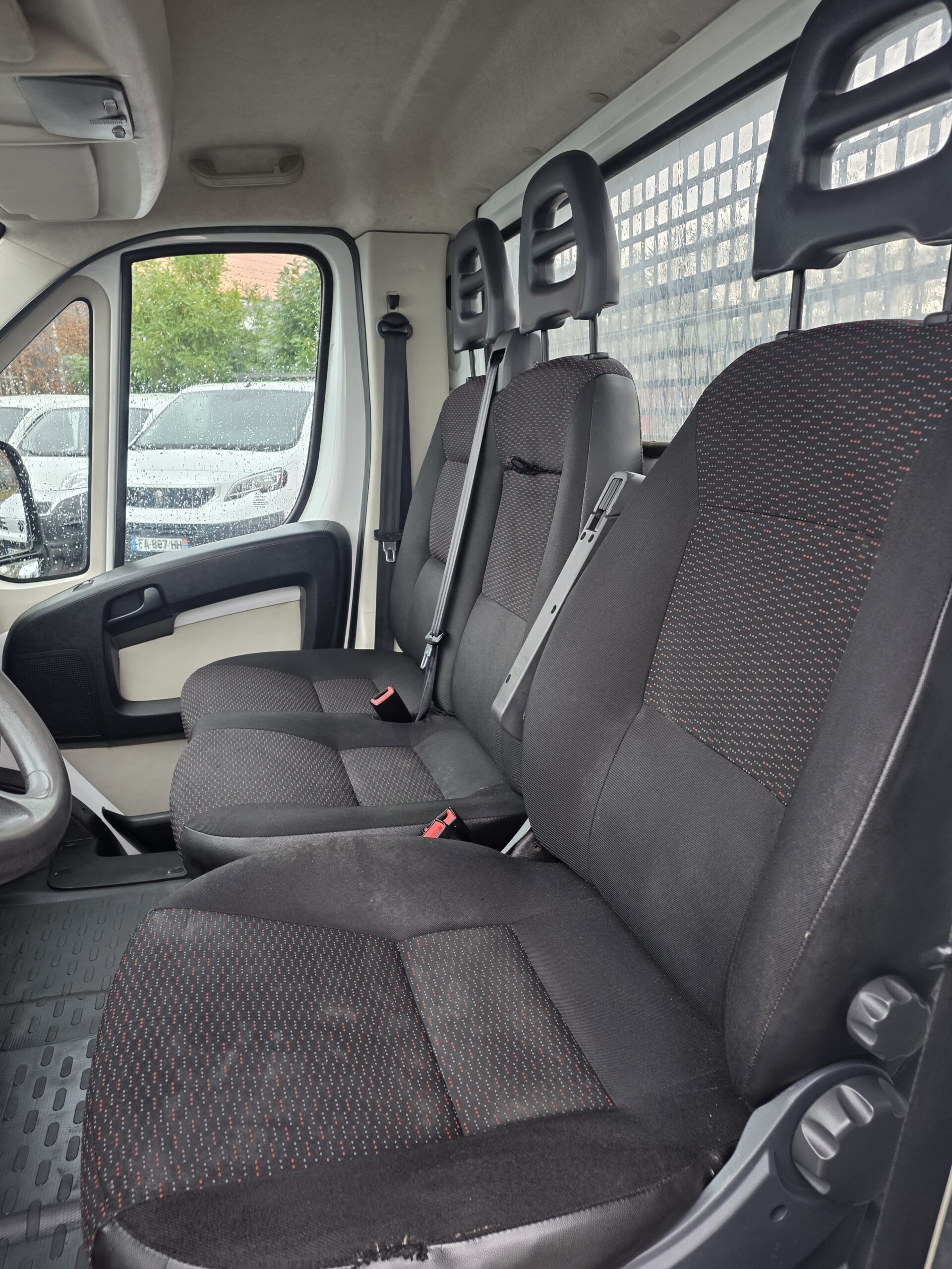 
								CITROEN JUMPER PLATEAU FIXE 2L HDI 130CV plein									