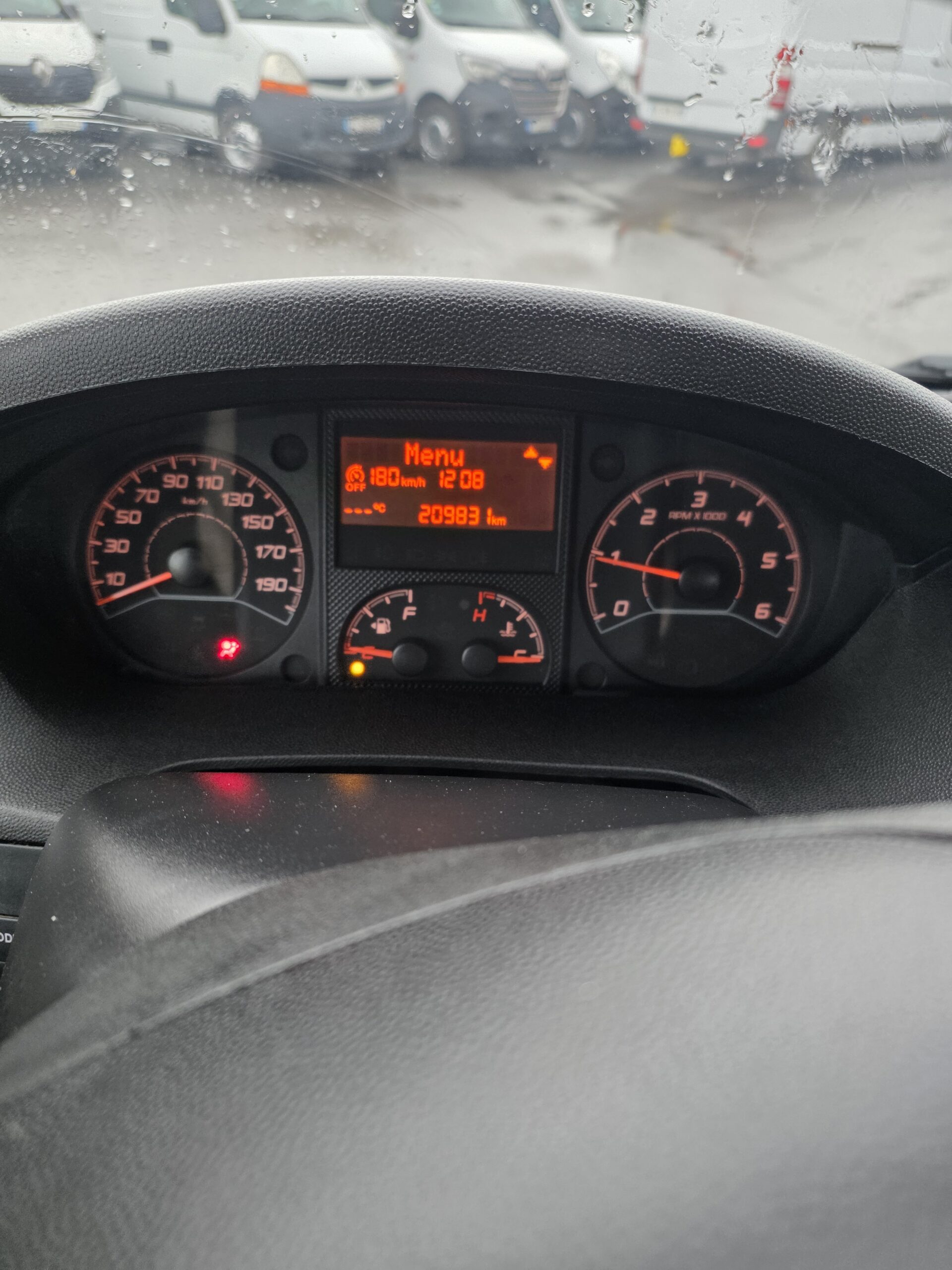 
								CITROEN JUMPER PLATEAU FIXE 2L HDI 130CV plein									