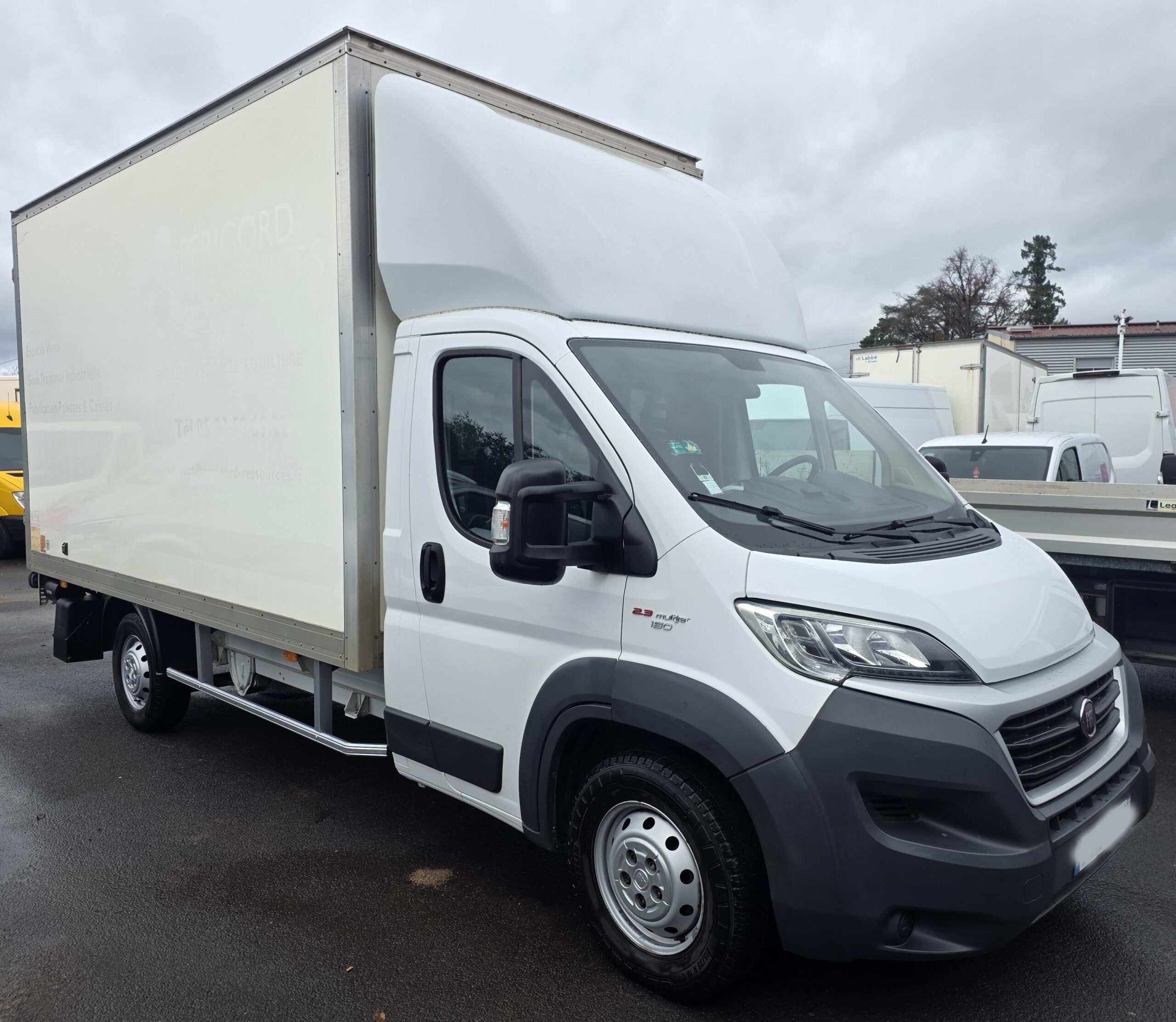 
								DUCATO 2.3 MJT 150CV CAISSE 20M3 Avec DEMI-HAYON plein									
