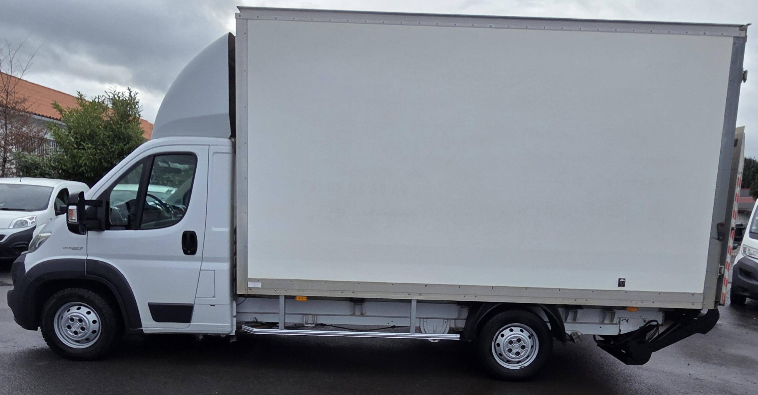 
								DUCATO 2.3 MJT 150CV CAISSE 20M3 Avec DEMI-HAYON plein									
