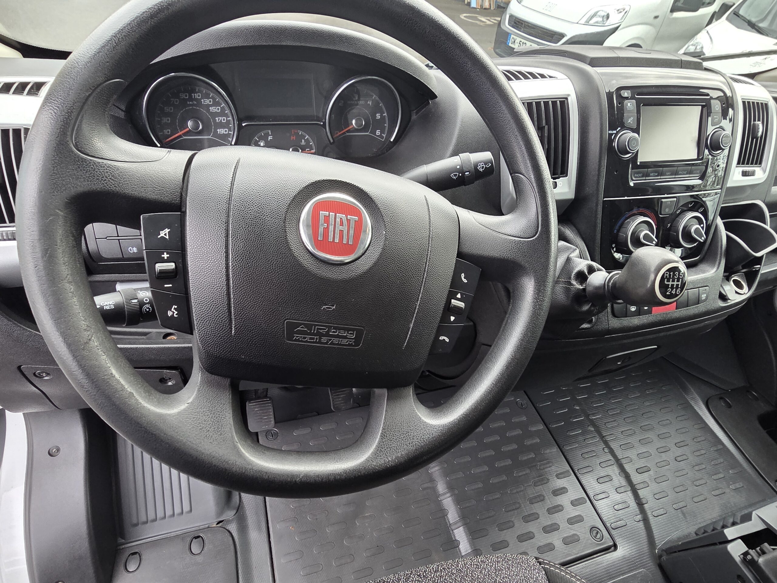 
								DUCATO 2.3 MJT 150CV CAISSE 20M3 Avec DEMI-HAYON plein									