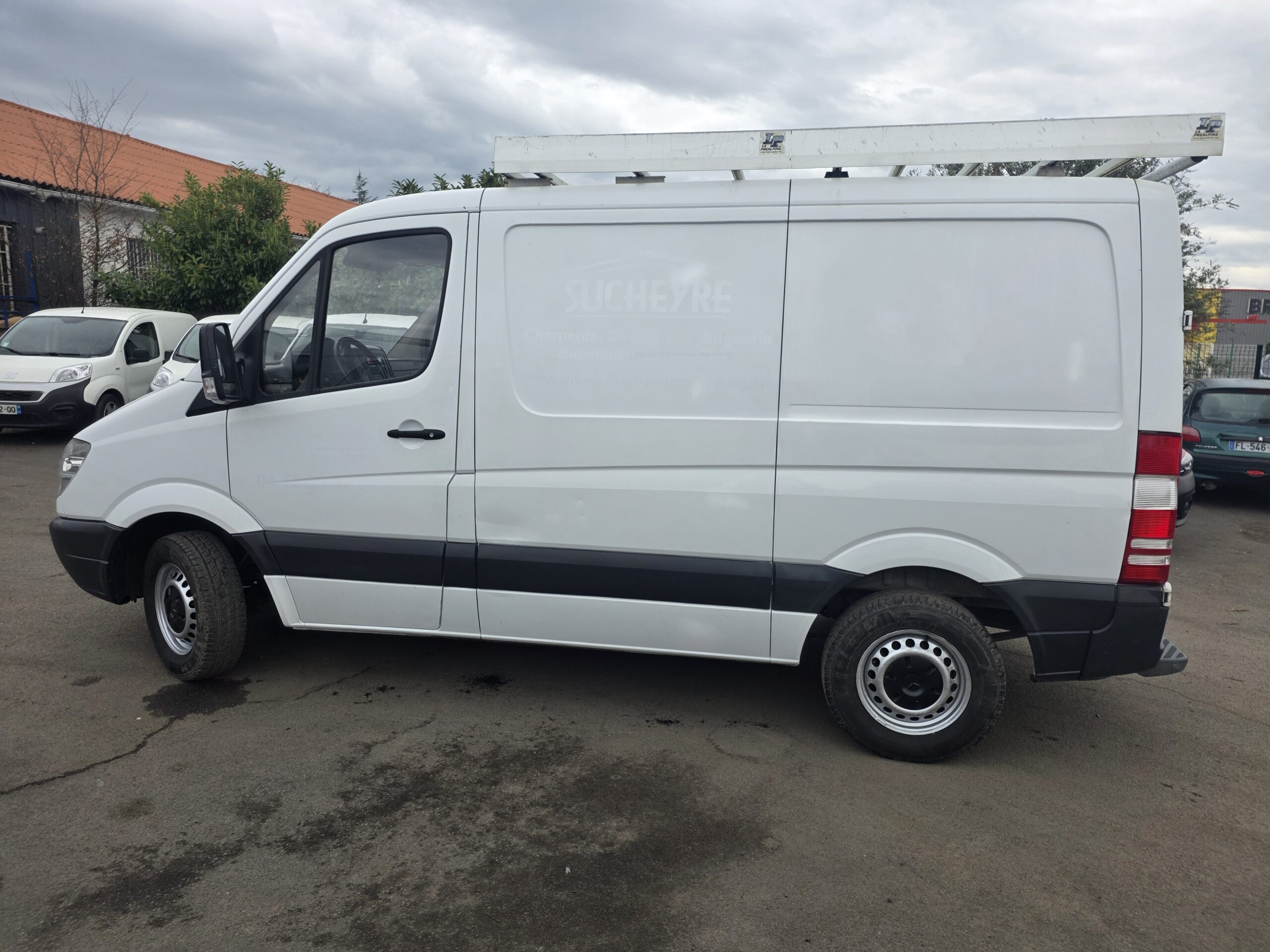 
								MERCEDES SPRINTER 210 COURT L1H1 avec GALERIE + échelle plein									