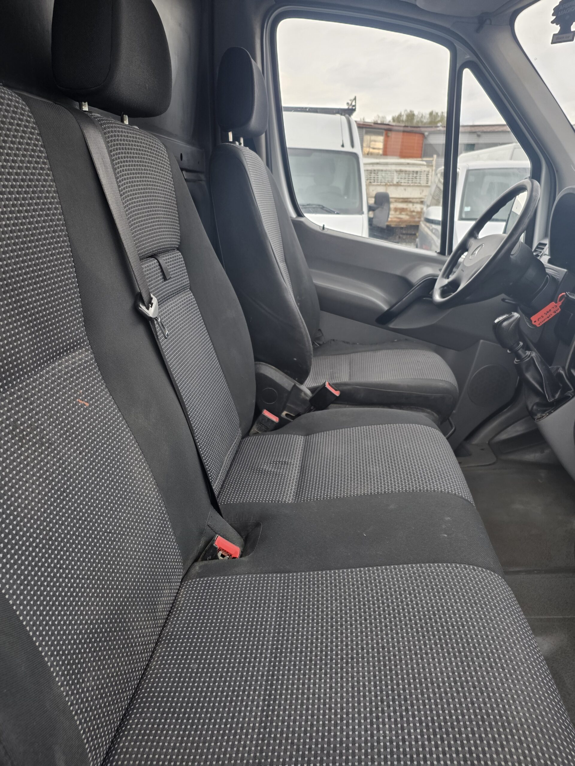 
								MERCEDES SPRINTER 210 COURT L1H1 avec GALERIE + échelle plein									