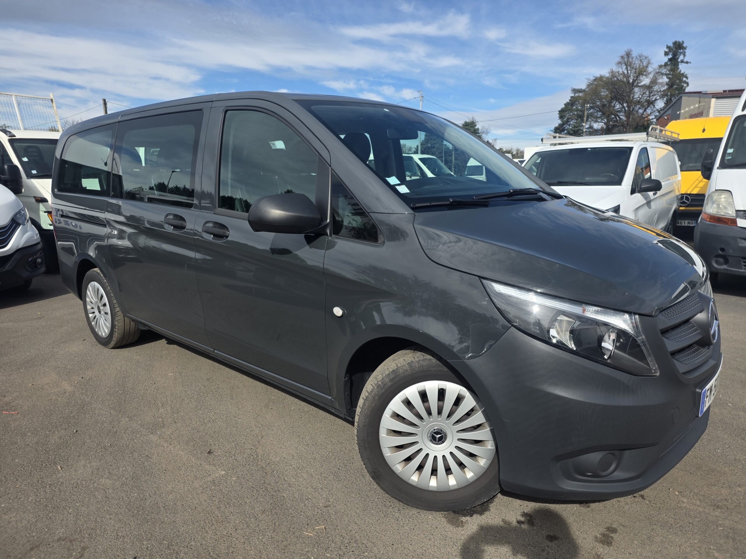 
								Mercedes VITO TOURER 114 CDI MOYEN 9 PLACES BOITE AUTOMATIQUE plein									