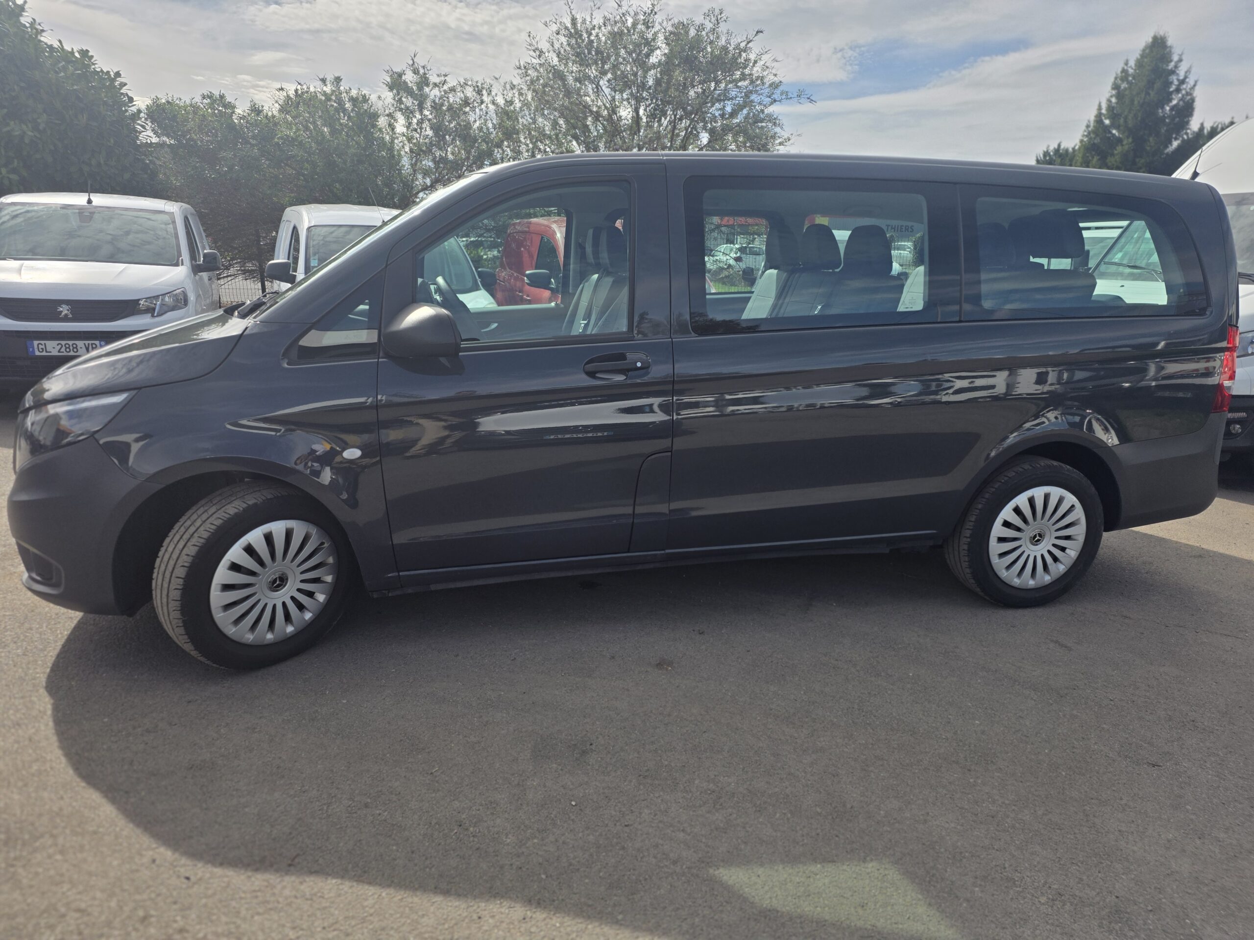 
								Mercedes VITO TOURER 114 CDI MOYEN 9 PLACES BOITE AUTOMATIQUE plein									