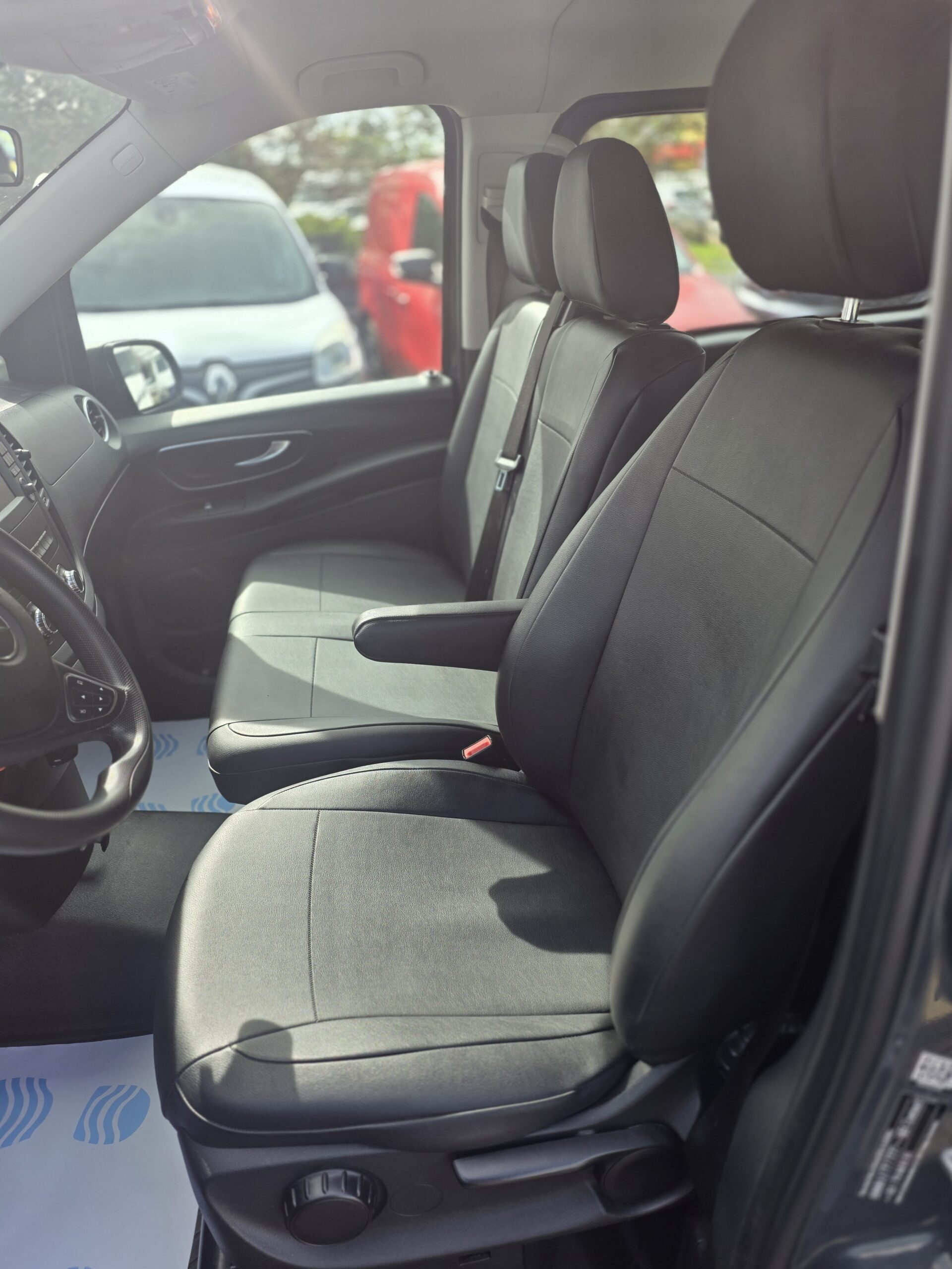 
								Mercedes VITO TOURER 114 CDI MOYEN 9 PLACES BOITE AUTOMATIQUE plein									