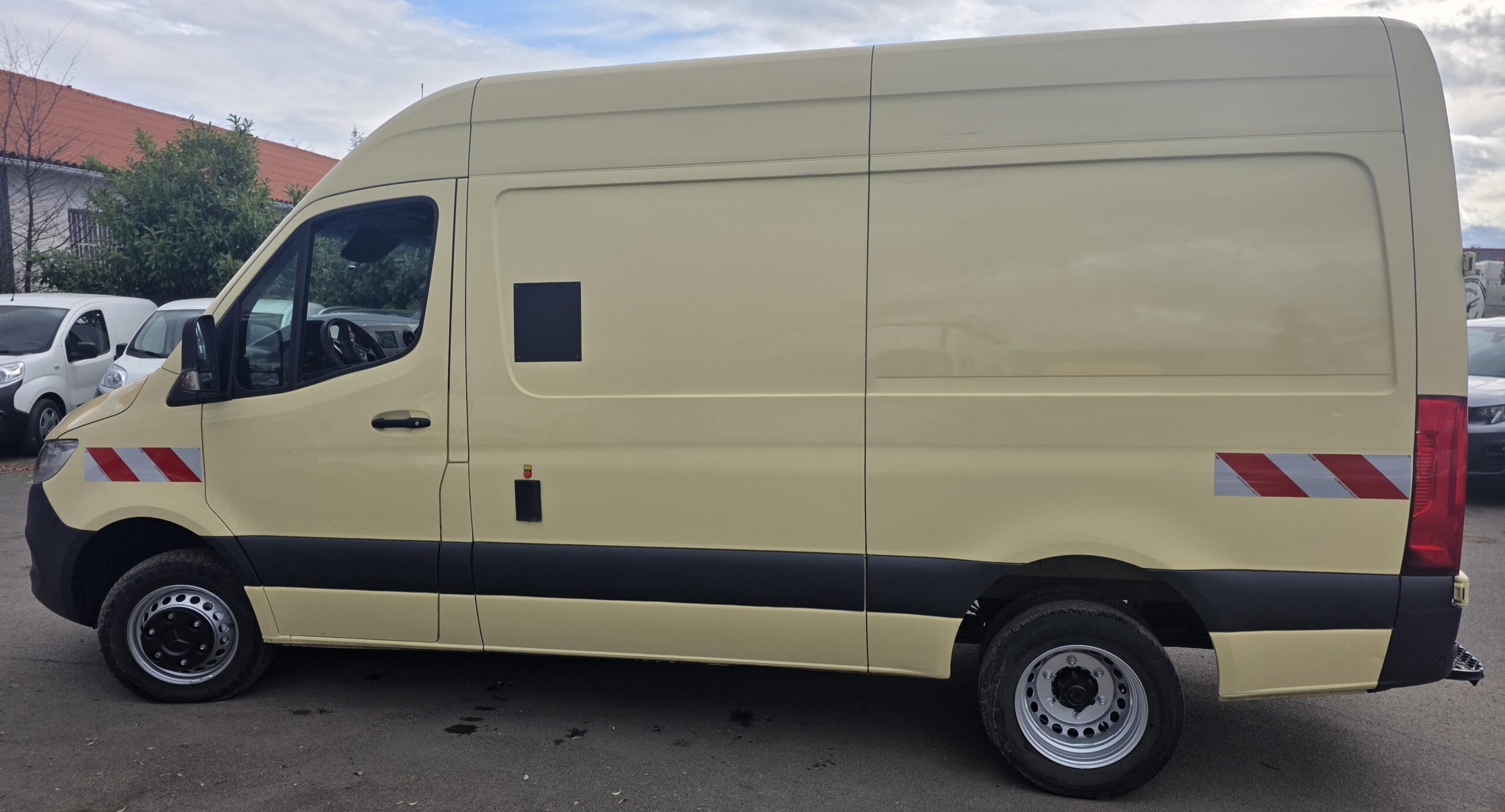 
								MERCEDES SPRINTER 519 V6 3L 190CV L3H3 plein									