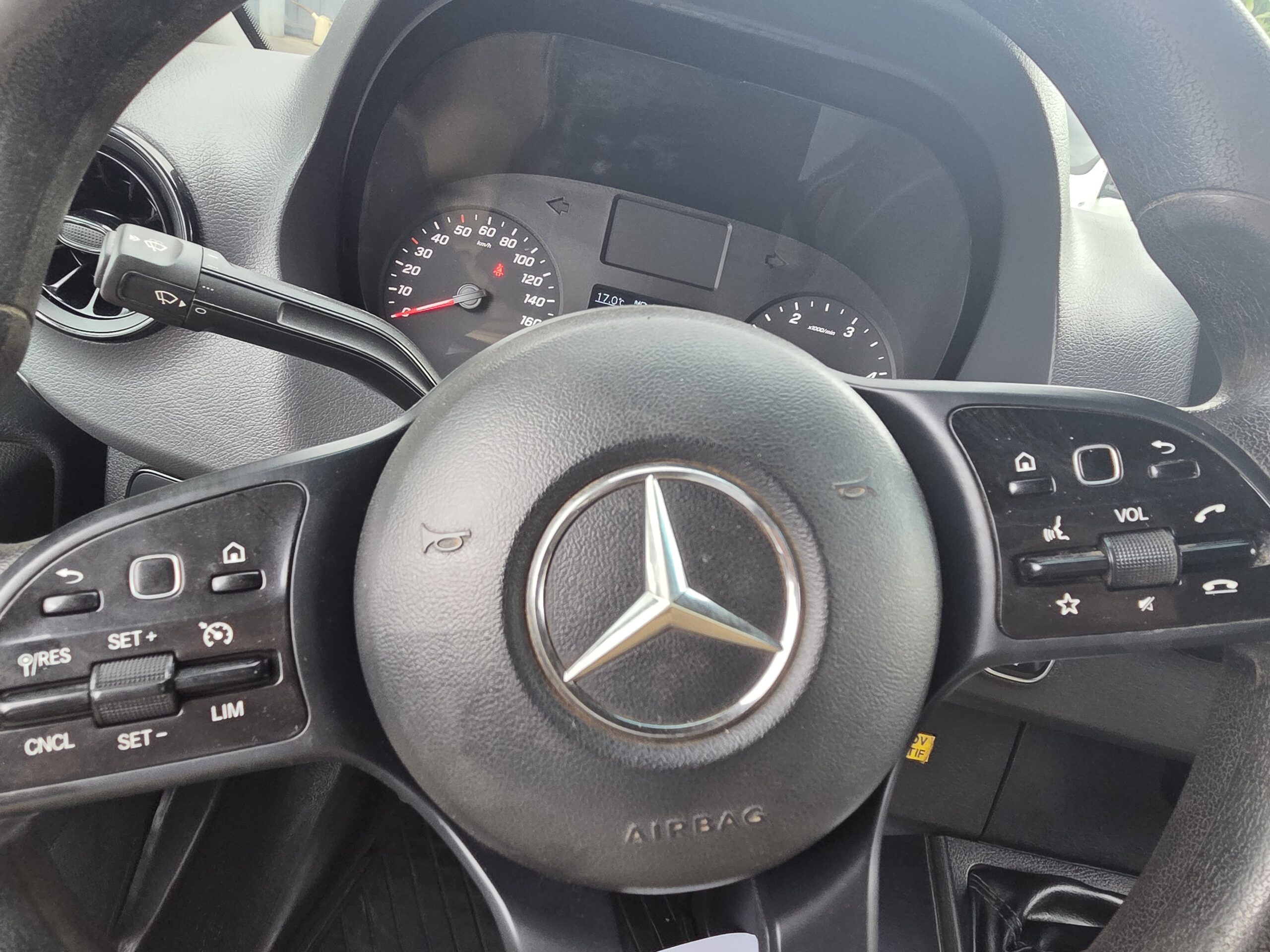 
								MERCEDES SPRINTER 519 V6 3L 190CV L3H3 plein									