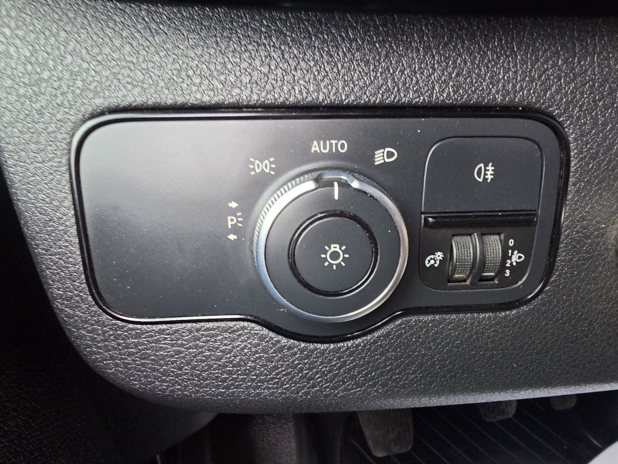 
								MERCEDES SPRINTER 519 V6 3L 190CV L3H3 plein									