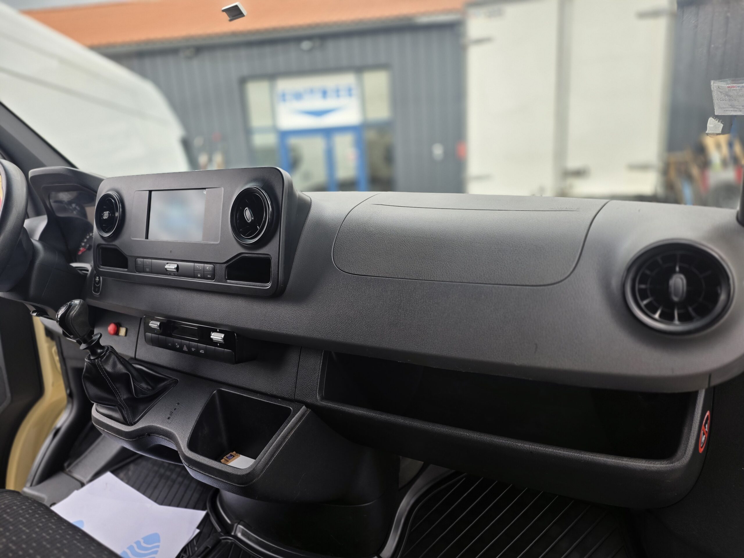 
								MERCEDES SPRINTER 519 V6 3L 190CV L3H3 plein									