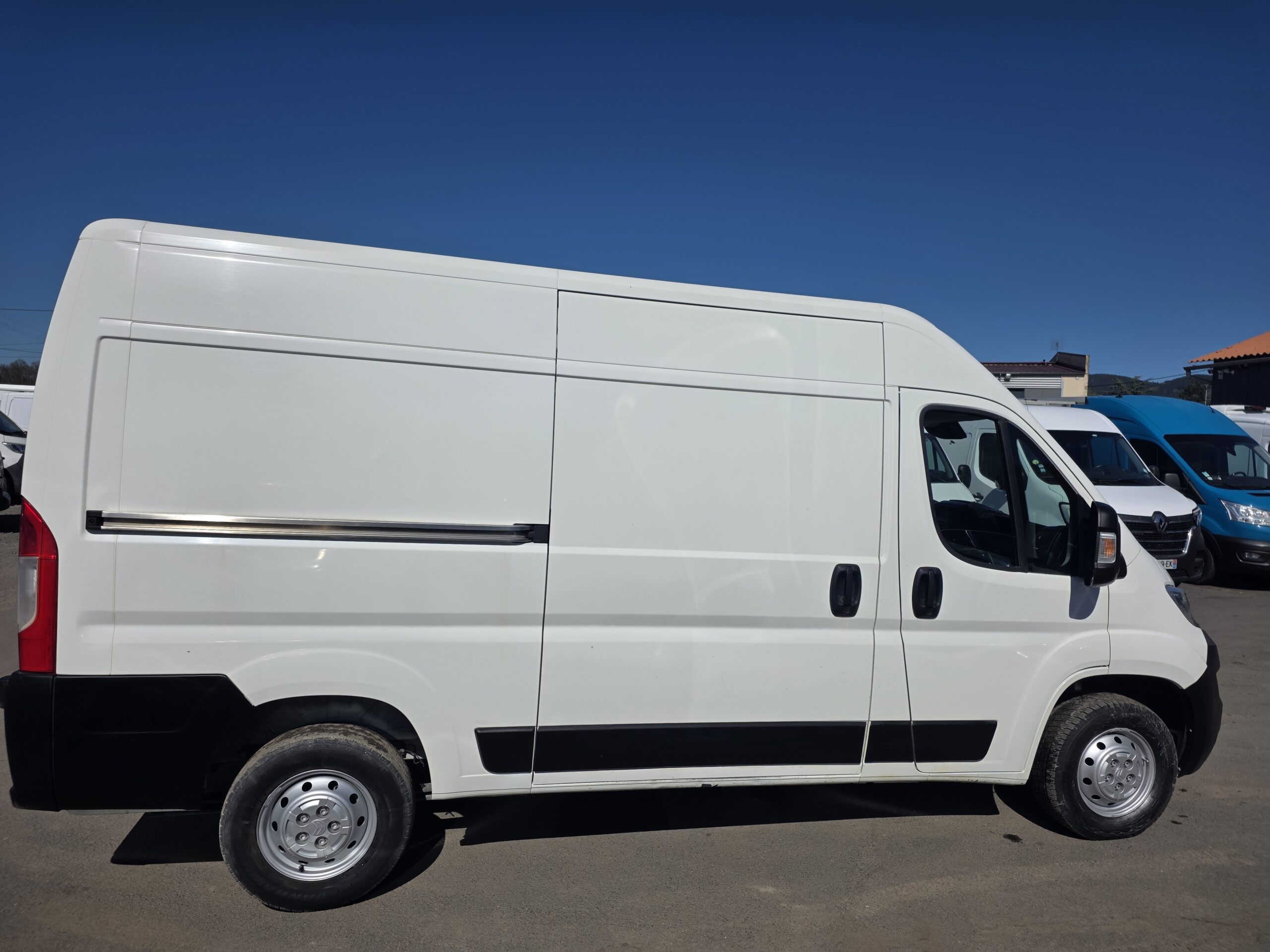 
								CITROEN JUMPER 2.2 HDI L2H2 120CV plein									