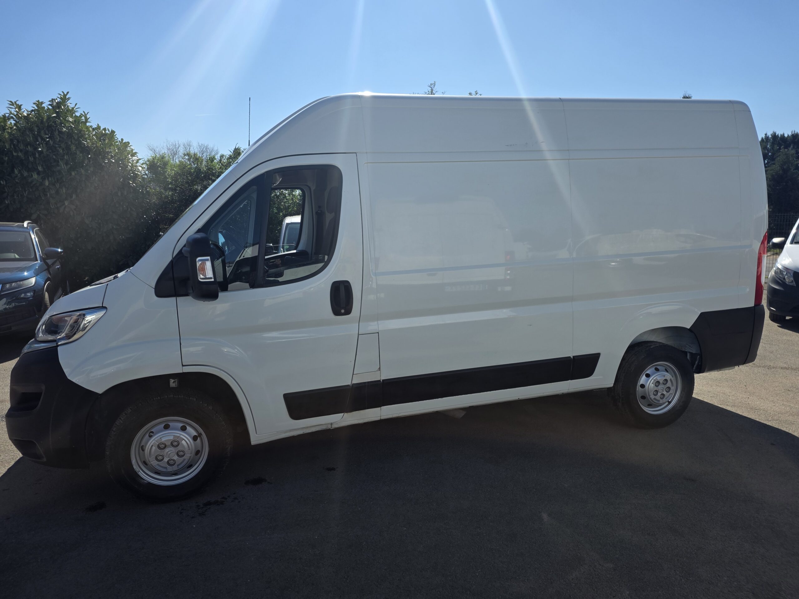 
								CITROEN JUMPER 2.2 HDI L2H2 120CV plein									
