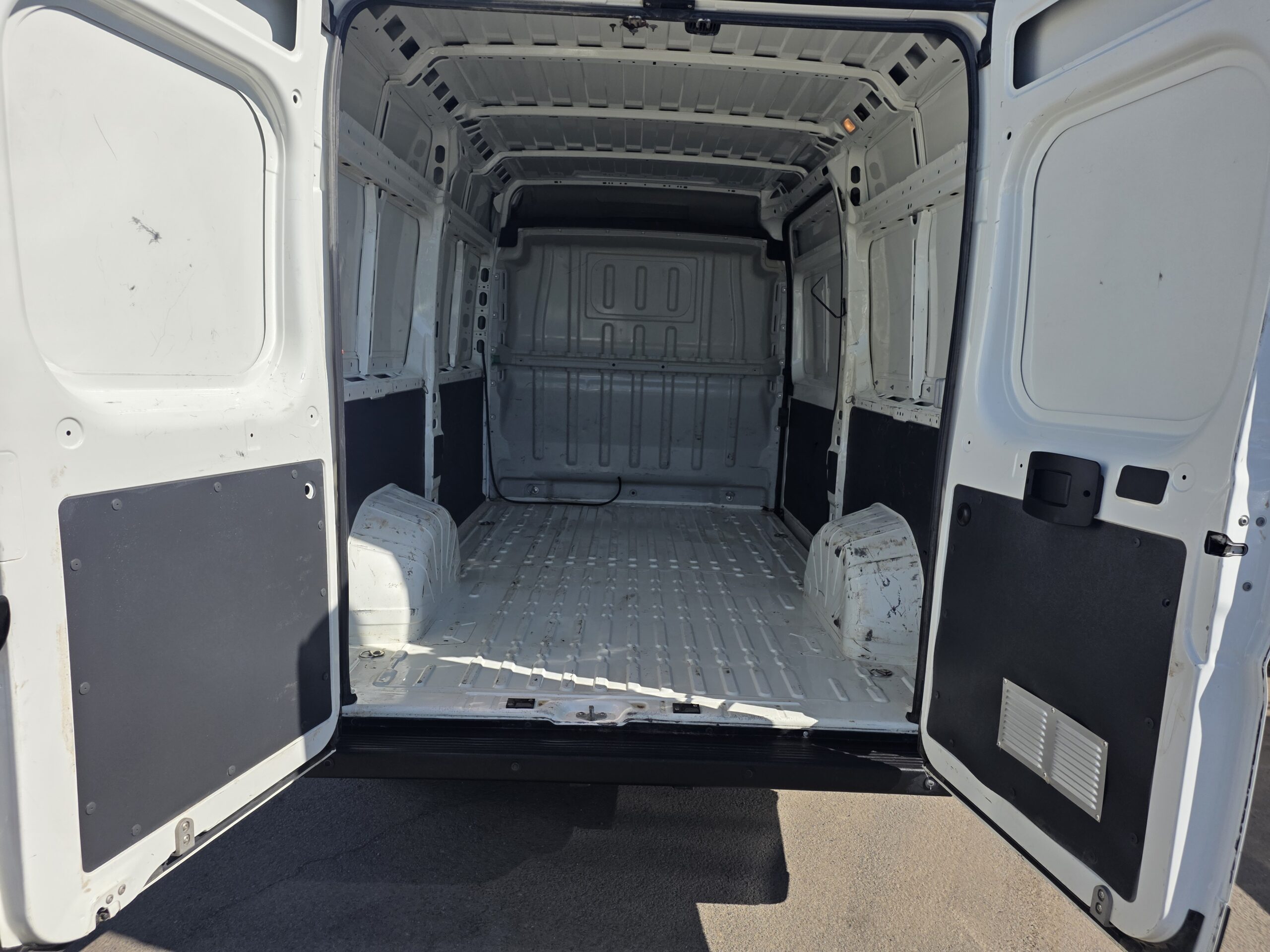 
								CITROEN JUMPER 2.2 HDI L2H2 120CV plein									